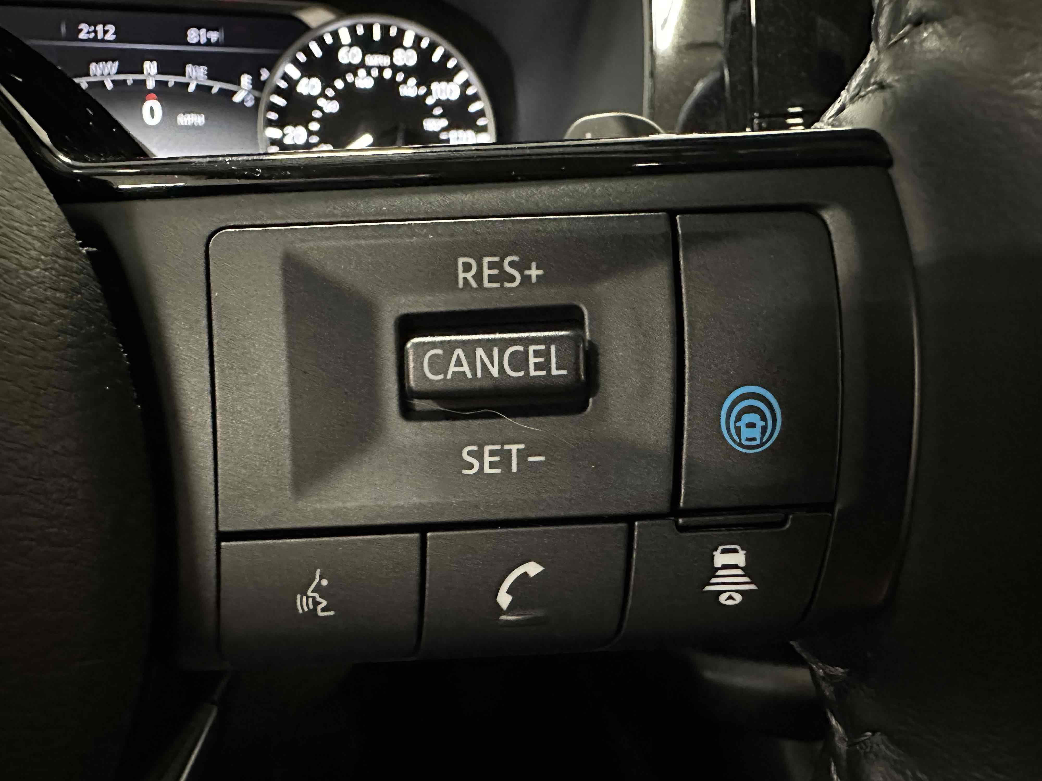 2022 Nissan Pathfinder SL photo 24