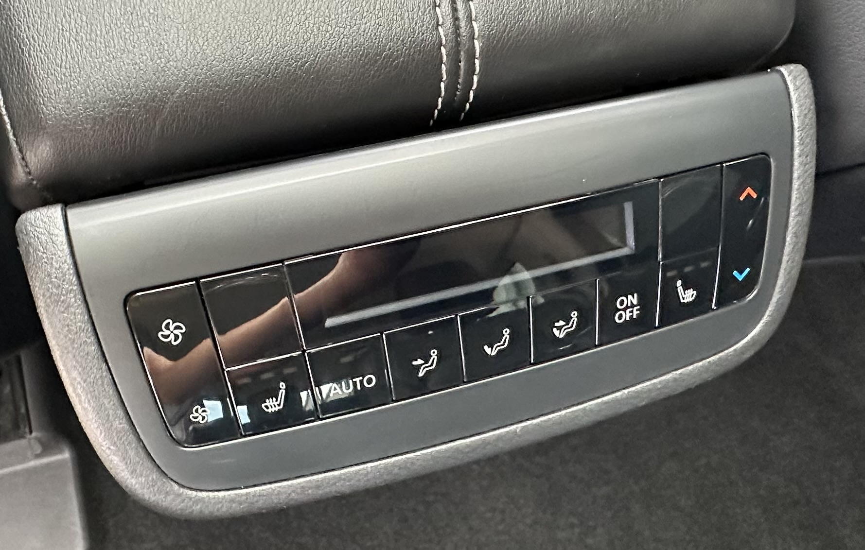 2022 Nissan Pathfinder SL photo 30