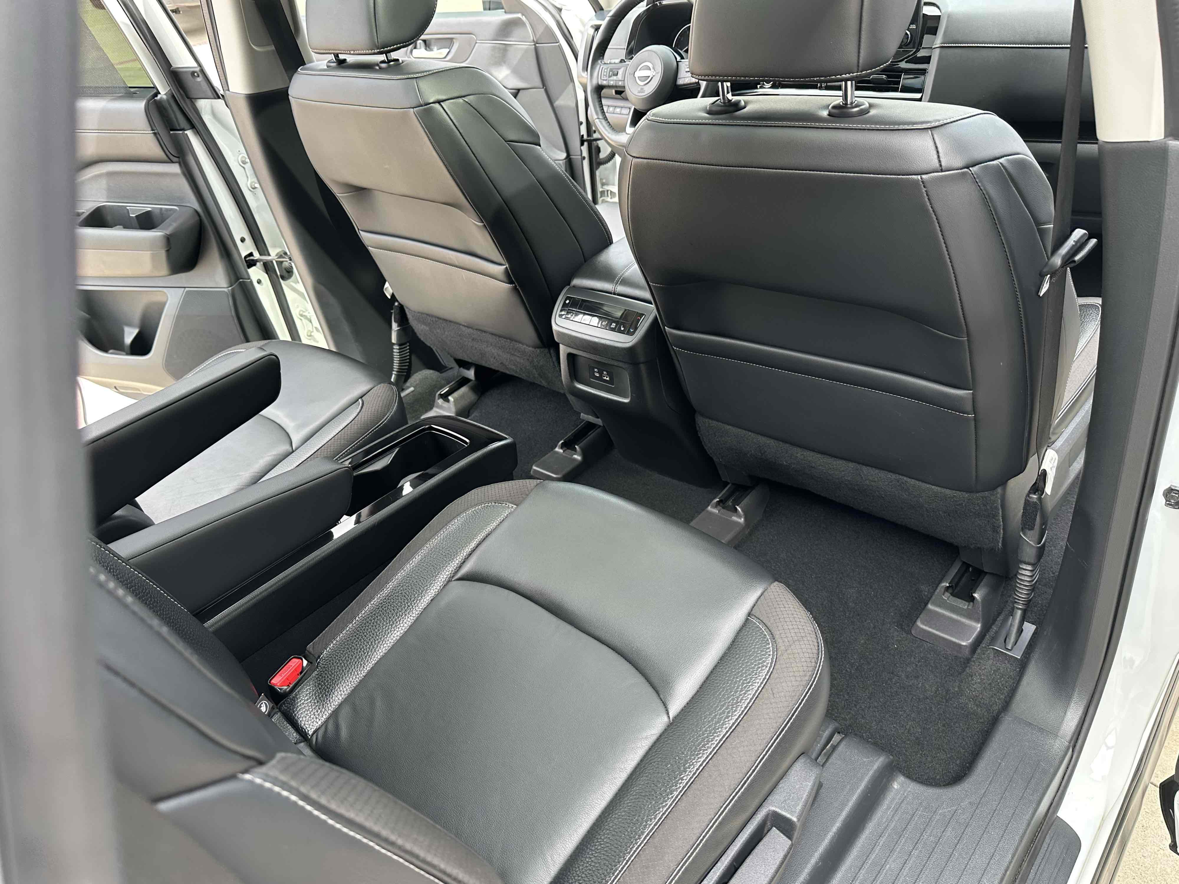2022 Nissan Pathfinder SL photo 32