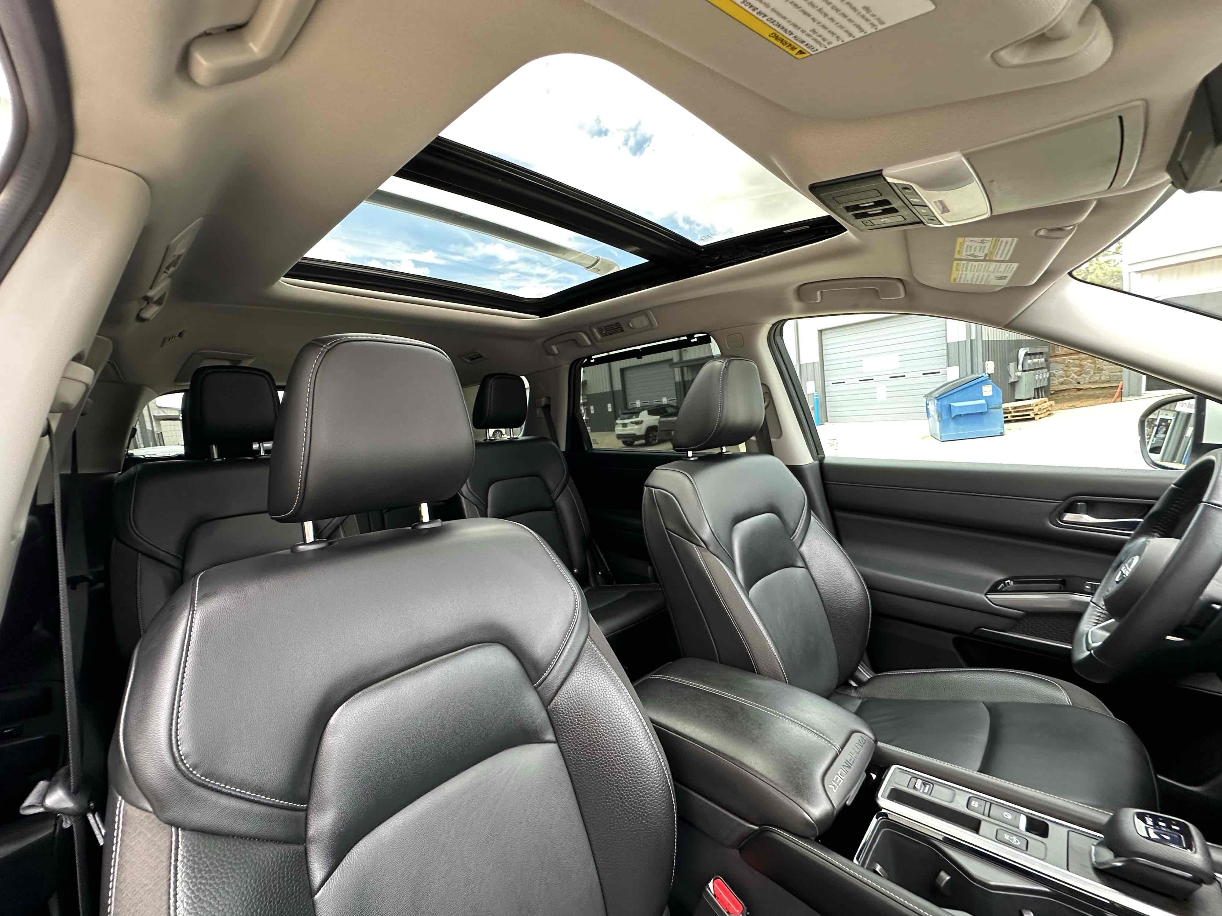 2022 Nissan Pathfinder SL photo 35