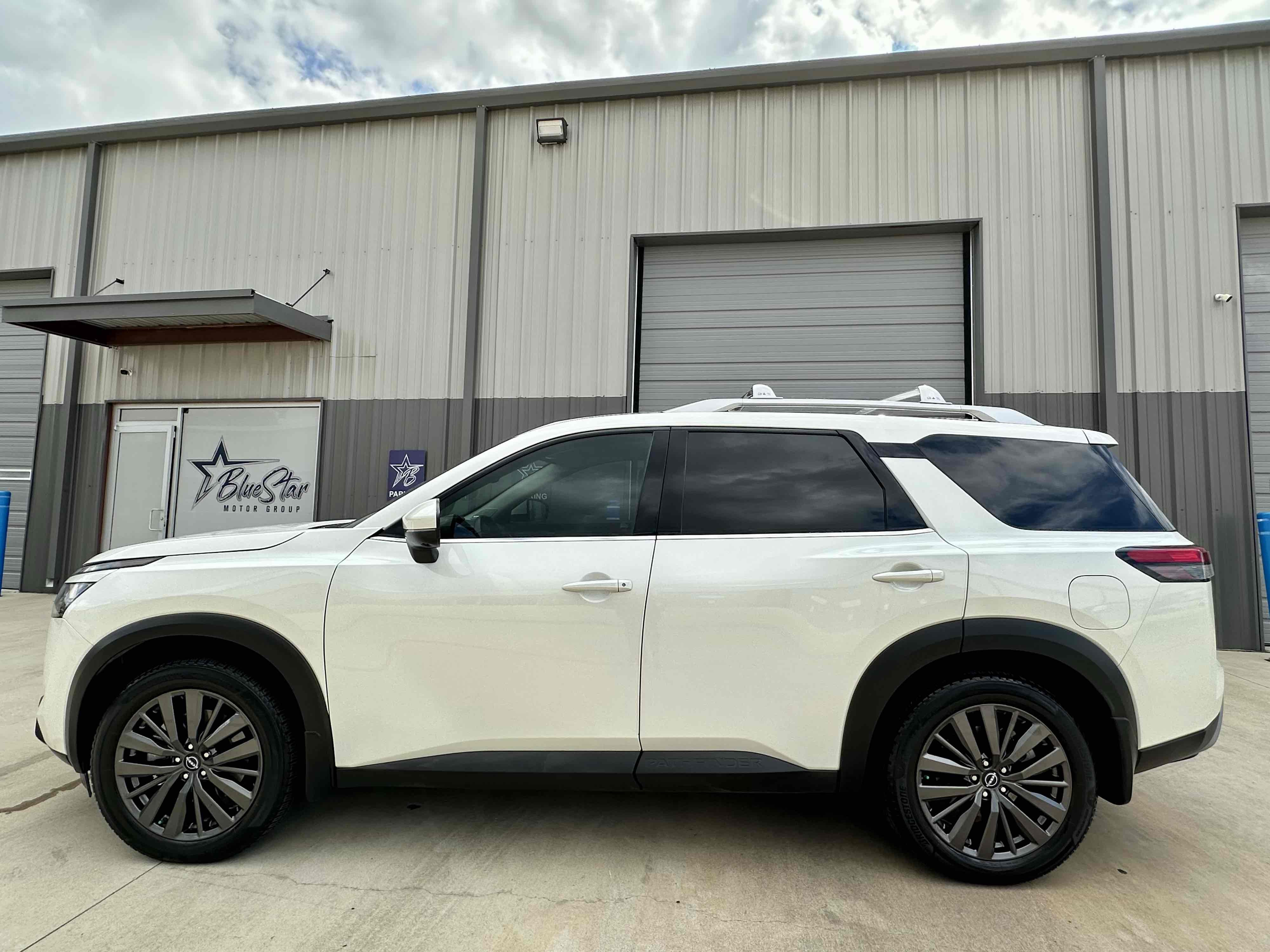 2022 Nissan Pathfinder SL photo 38