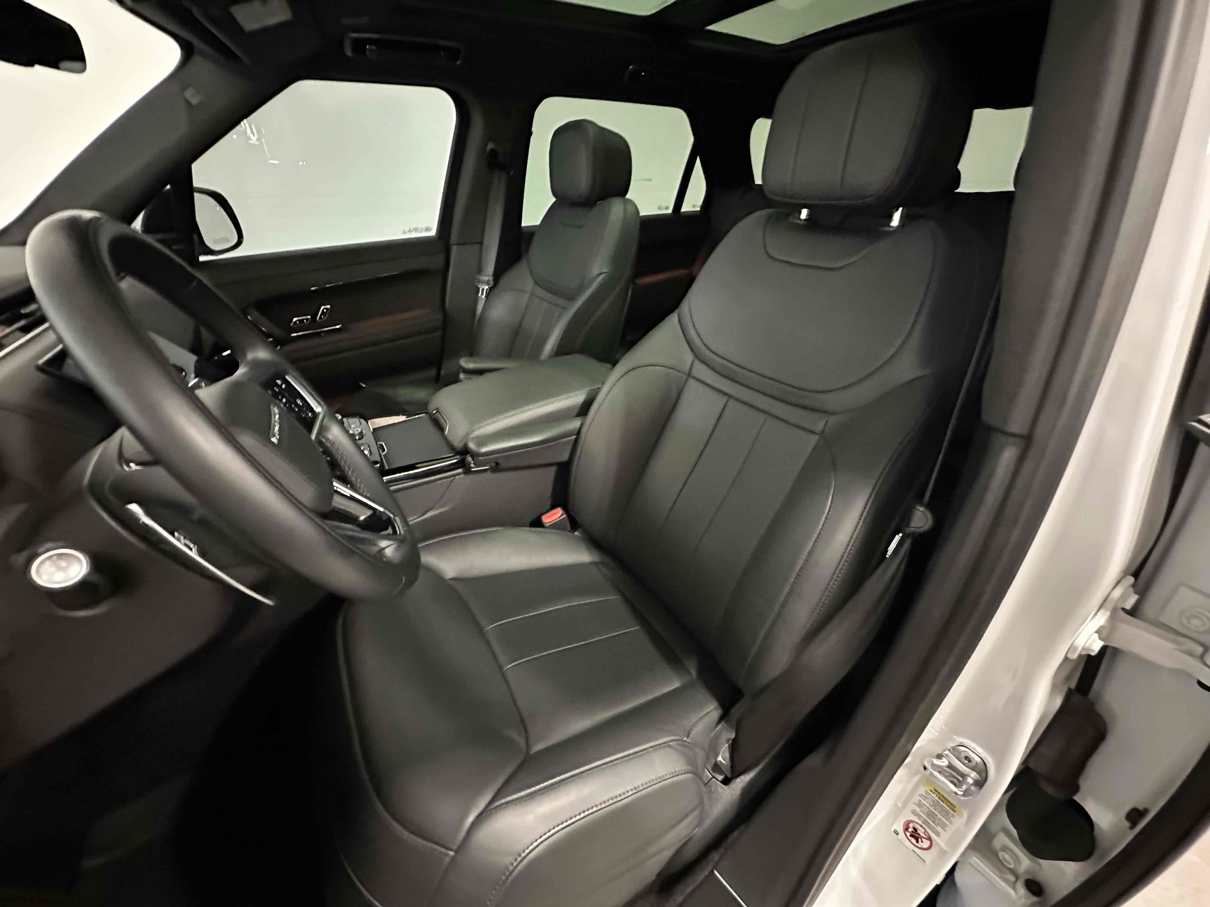 2023 Land Rover Range Rover Sport P360 Dynamic SE photo 4