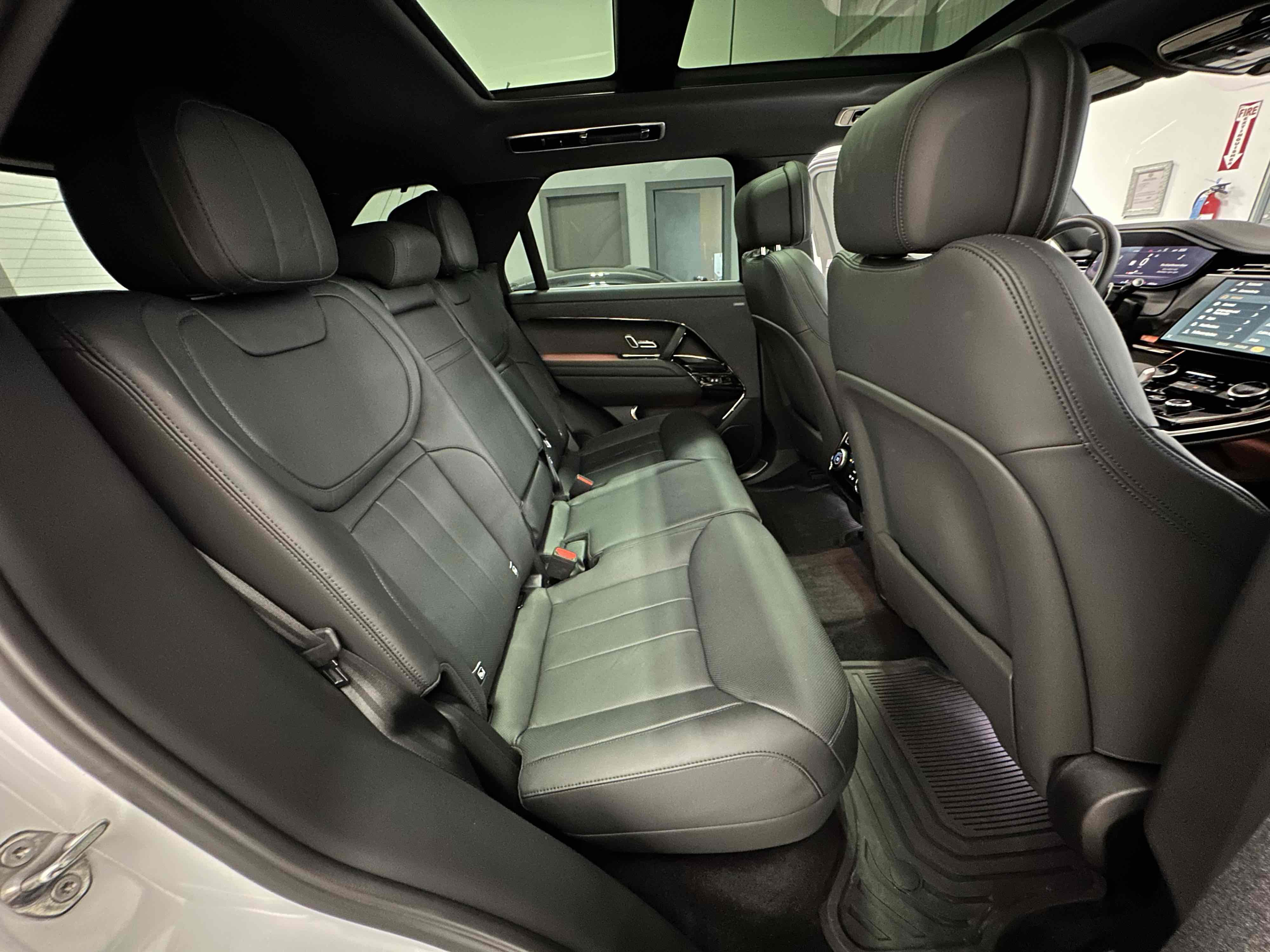 2023 Land Rover Range Rover Sport P360 Dynamic SE photo 34
