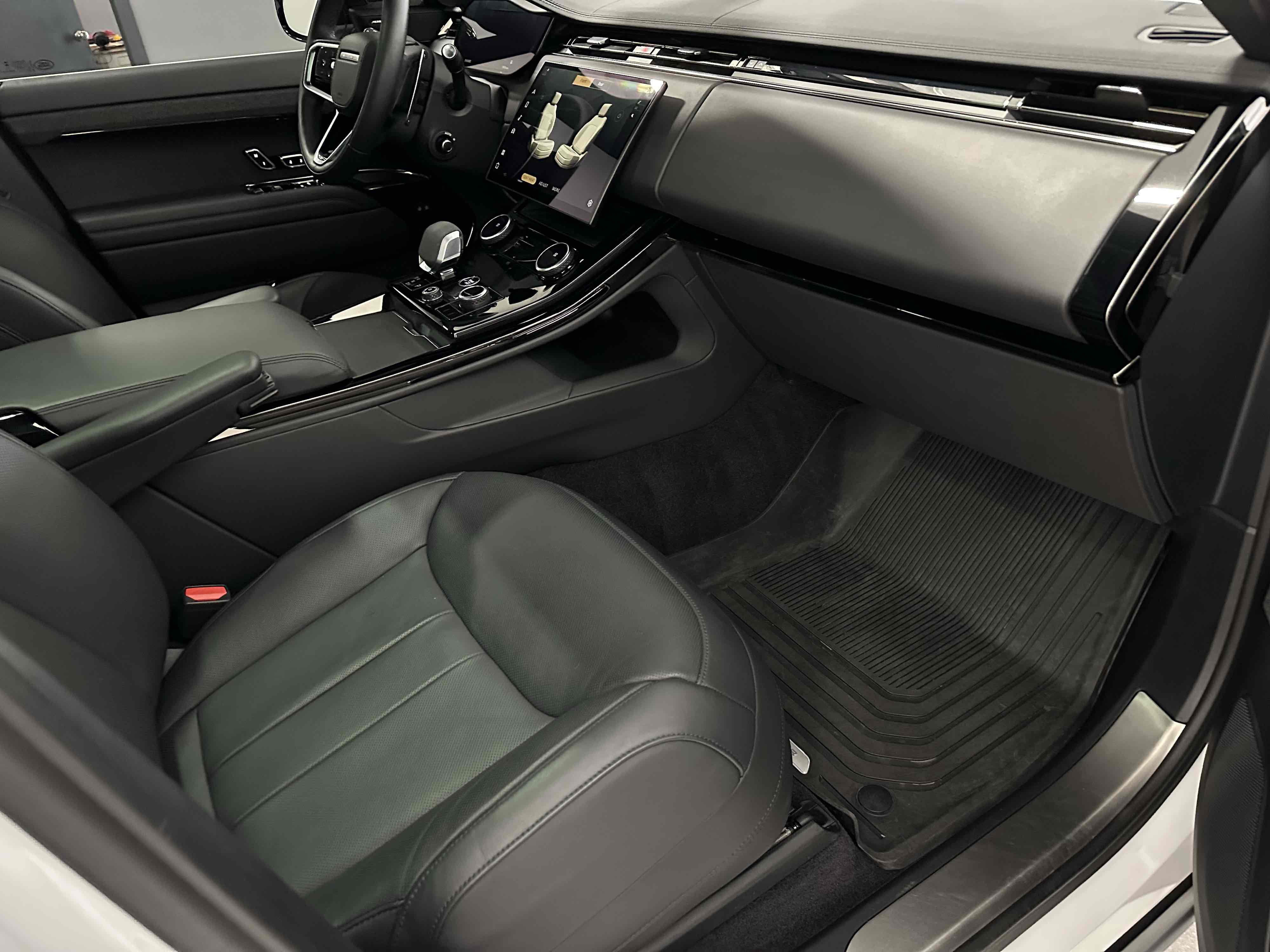 2023 Land Rover Range Rover Sport P360 Dynamic SE photo 40