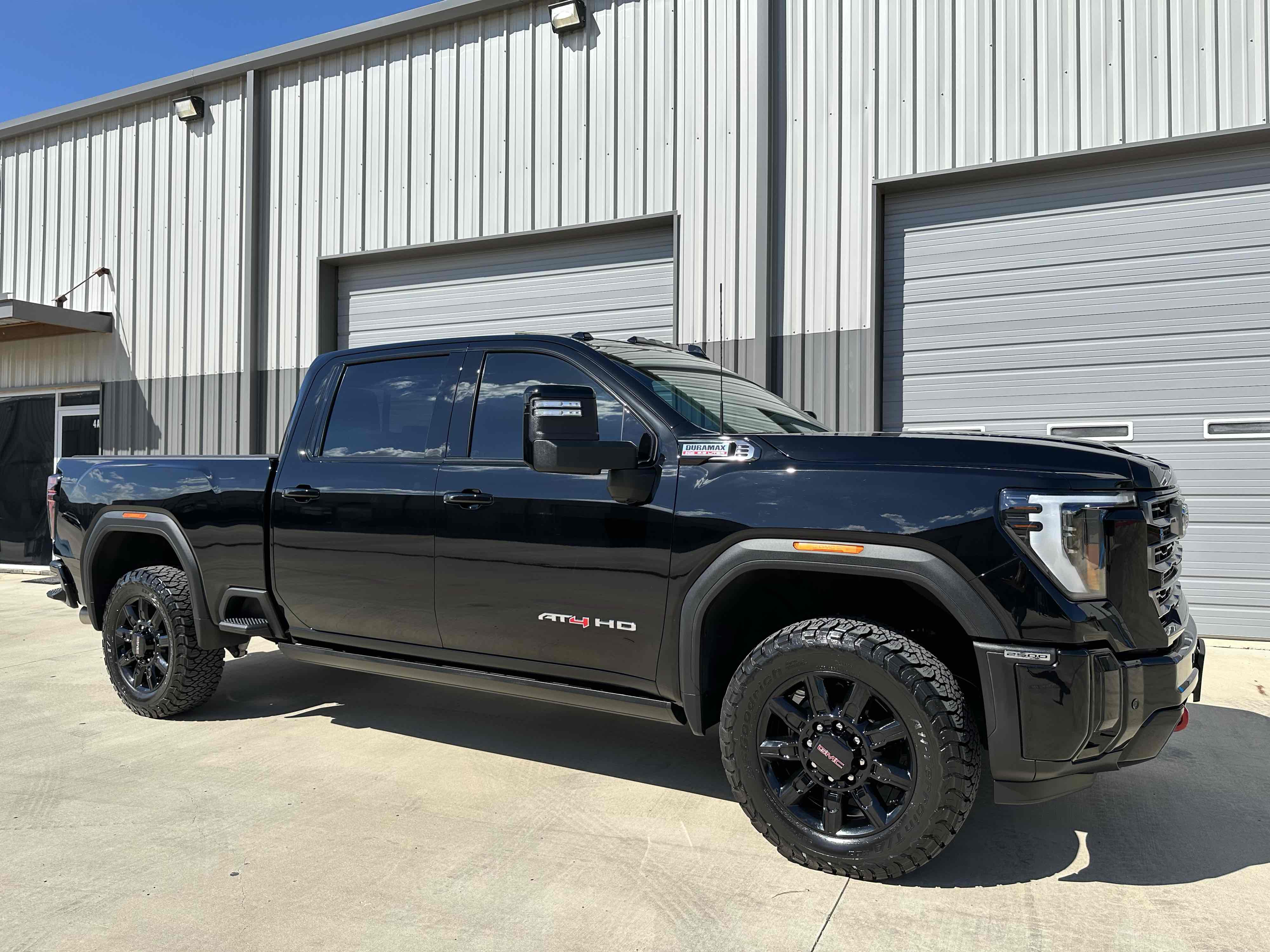 2025 Gmc Sierra HD AT4 photo 4