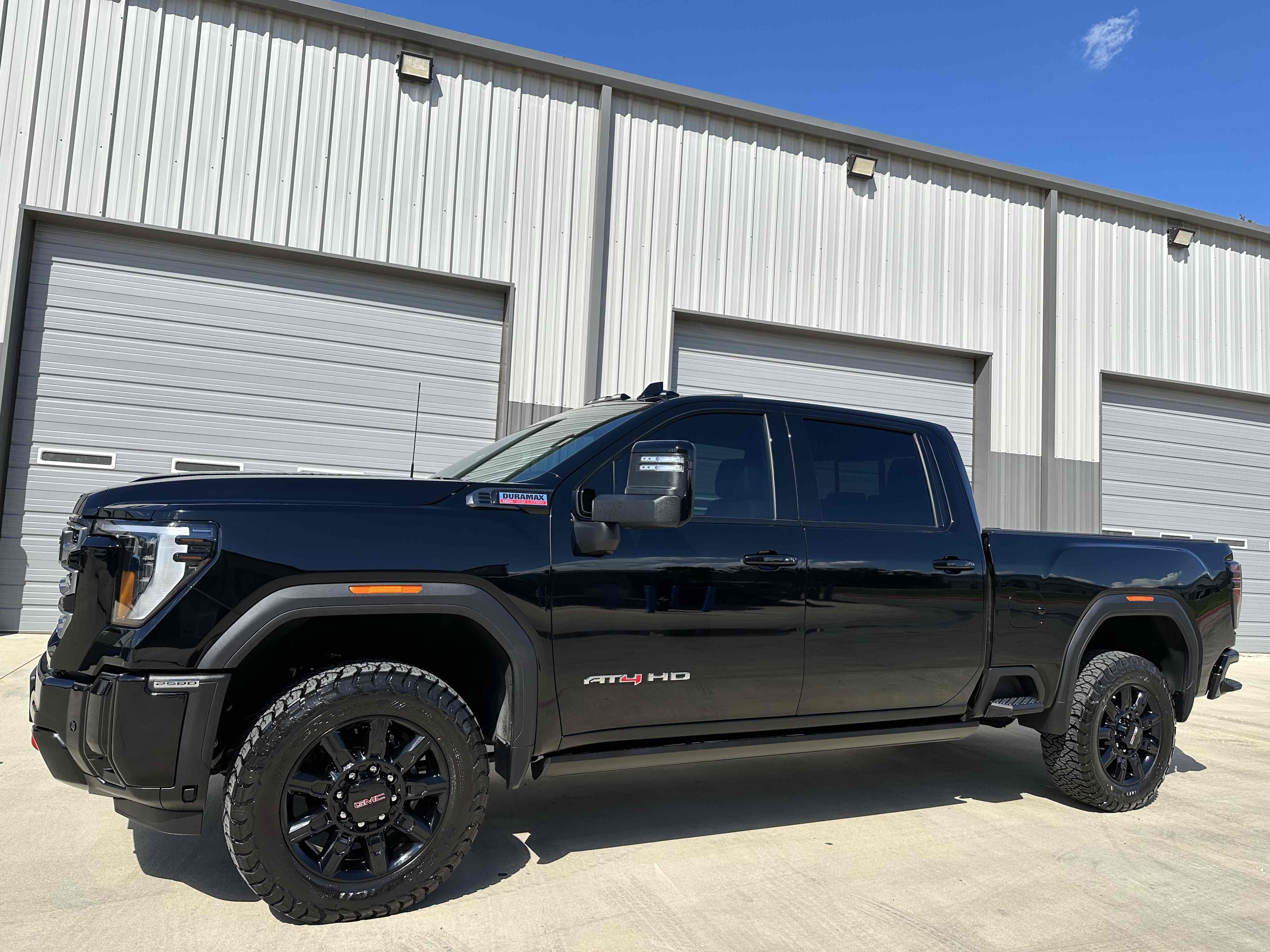 2025 Gmc Sierra HD AT4 photo 2