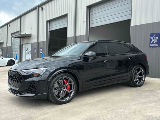 Mythos Black Metallic 2025 Audi RS Q8 4.0T quattro Performance SUV / Crossover 8-Speed Automatic