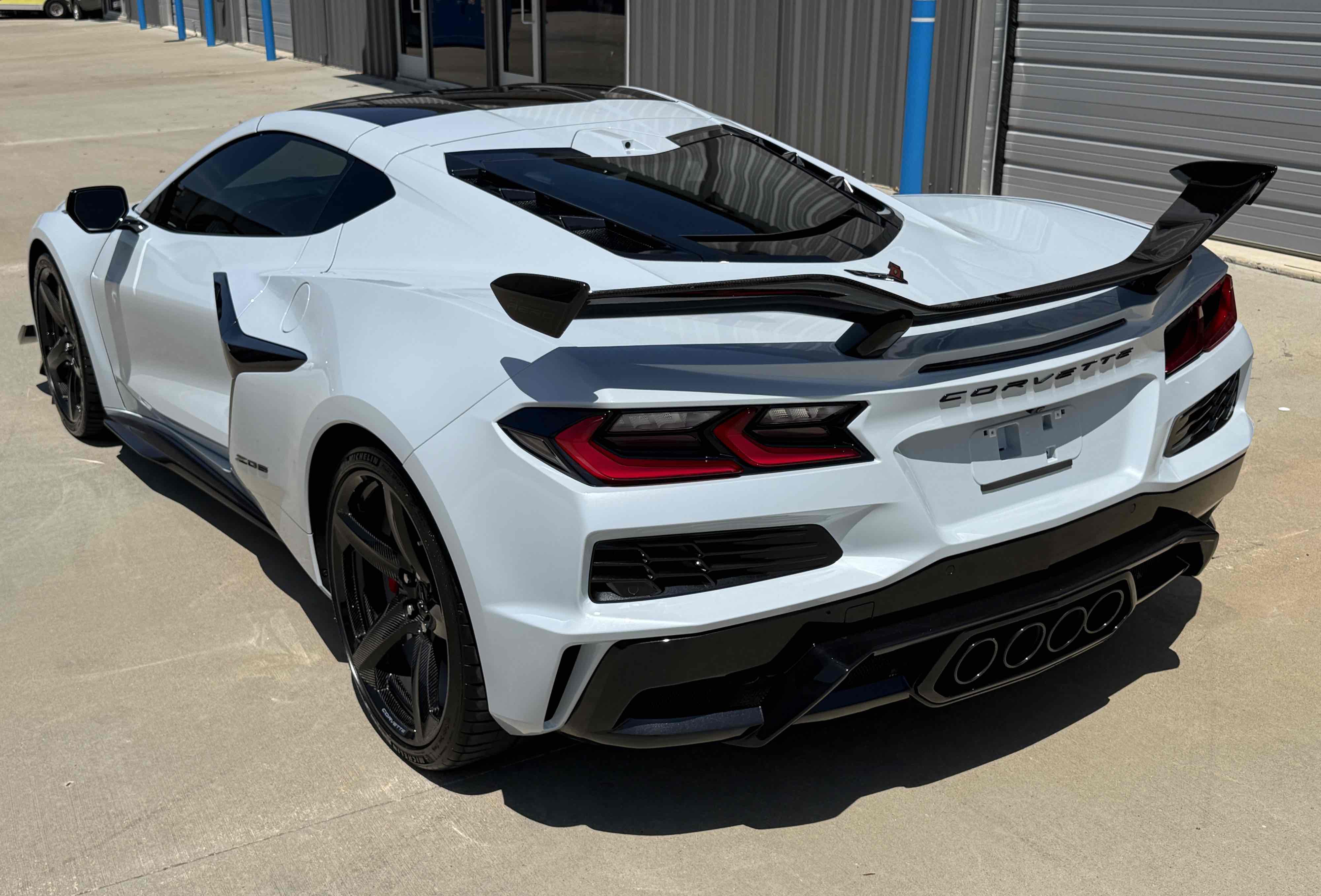 2023 Chevrolet Corvette 3LZ - Photo 2