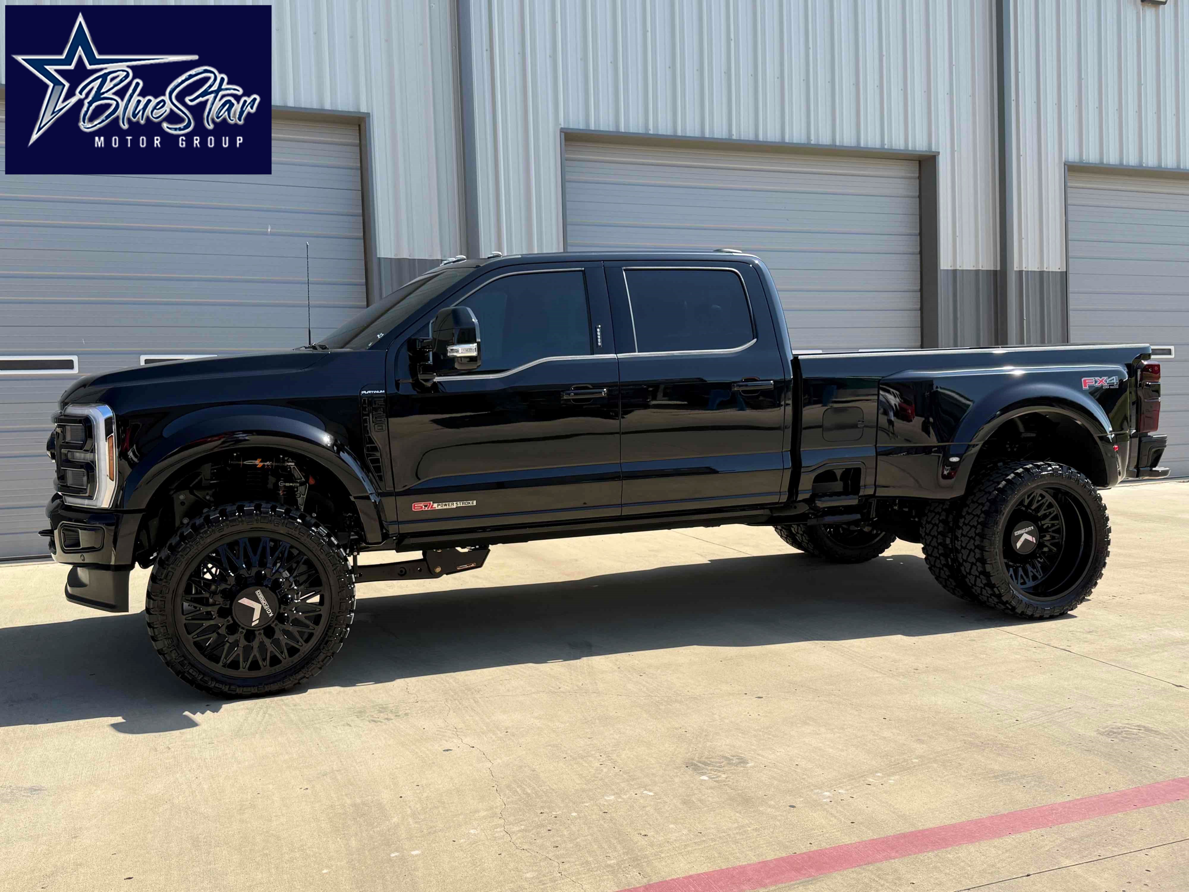 Agate Black Metallic 2026 Ford F-450 Super Duty Pickup Truck Four-Wheel Drive Automatic