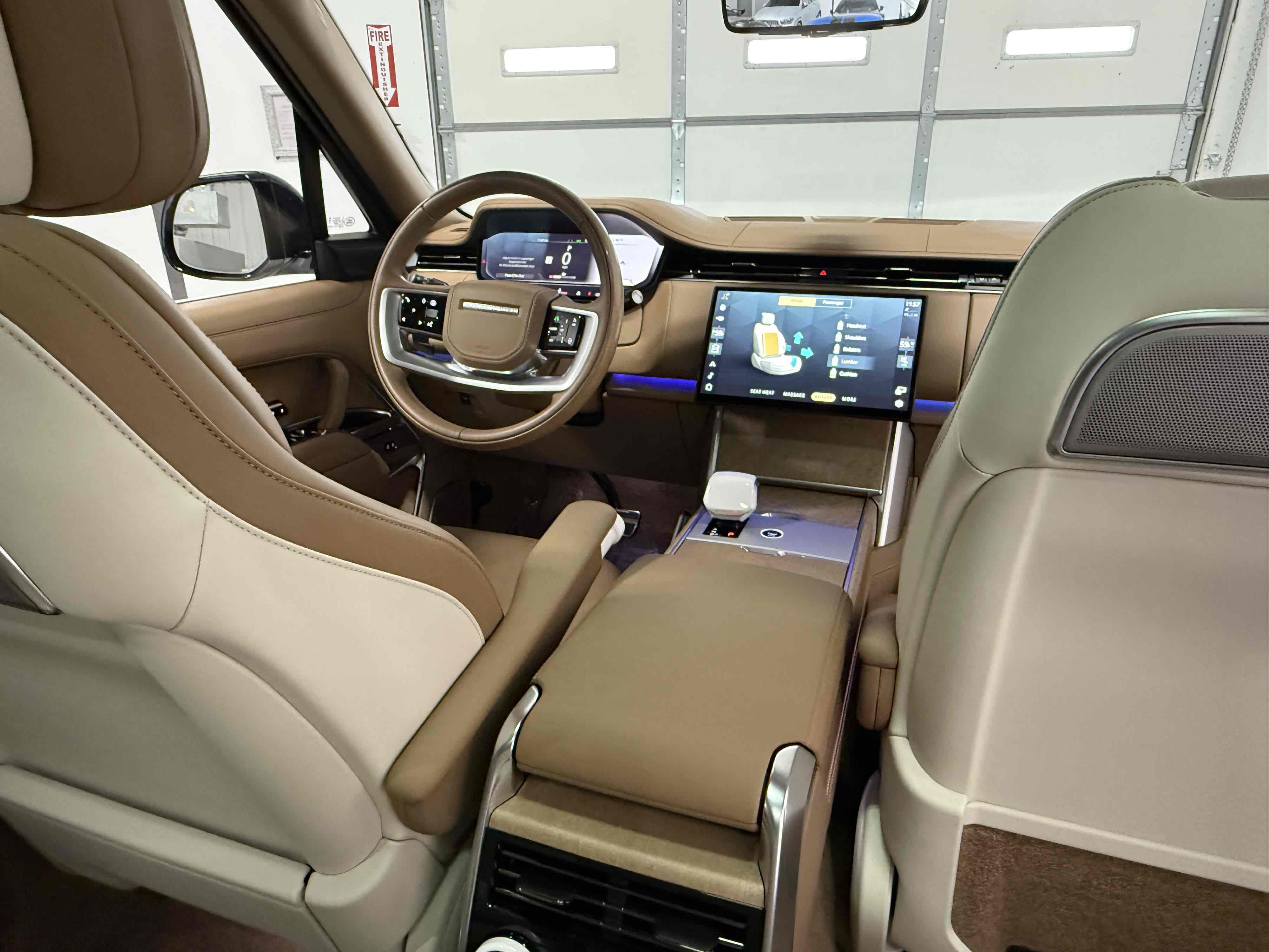 2024 Land Rover Range Rover SV - Photo 16