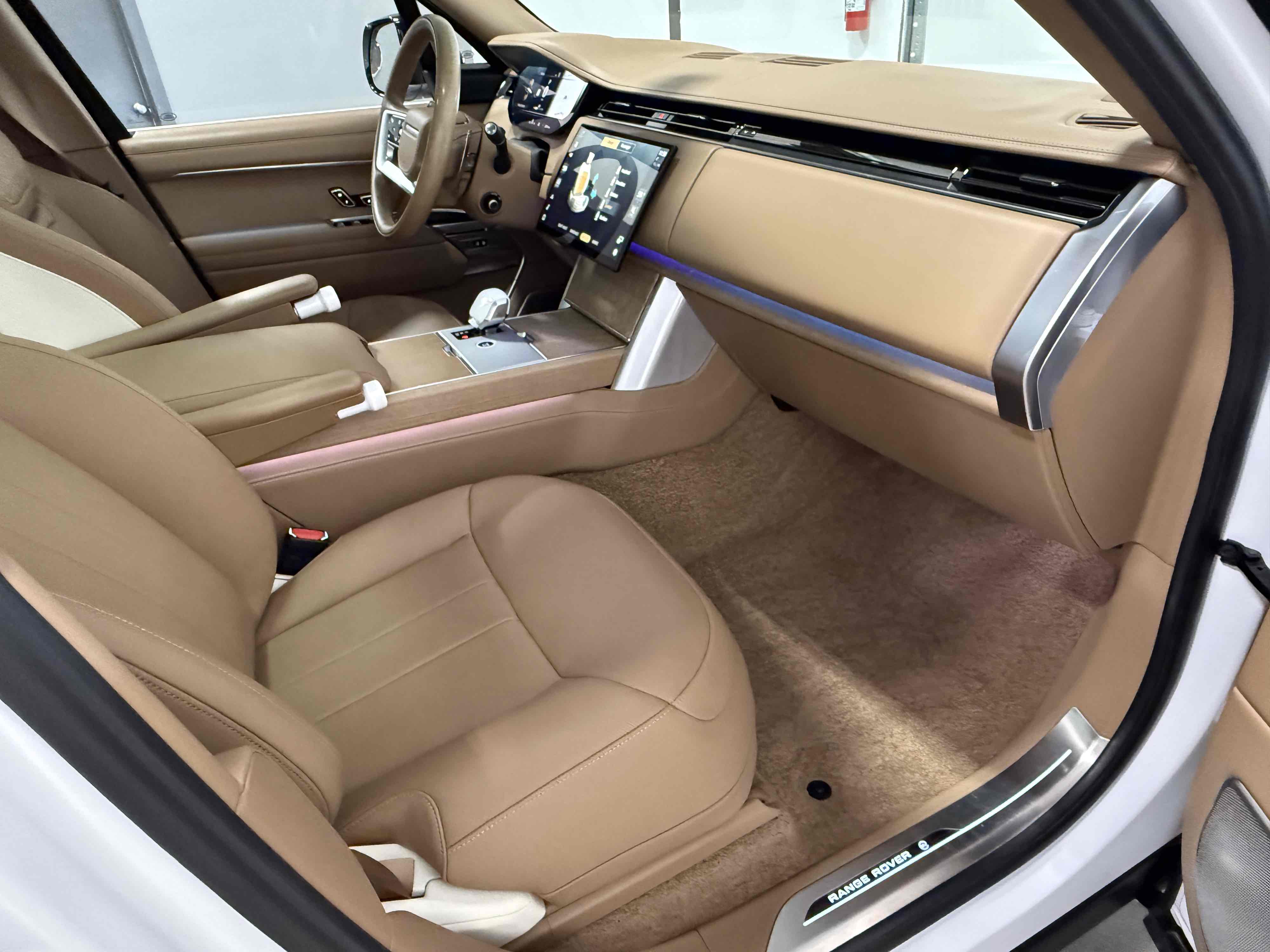 2024 Land Rover Range Rover SV - Photo 20