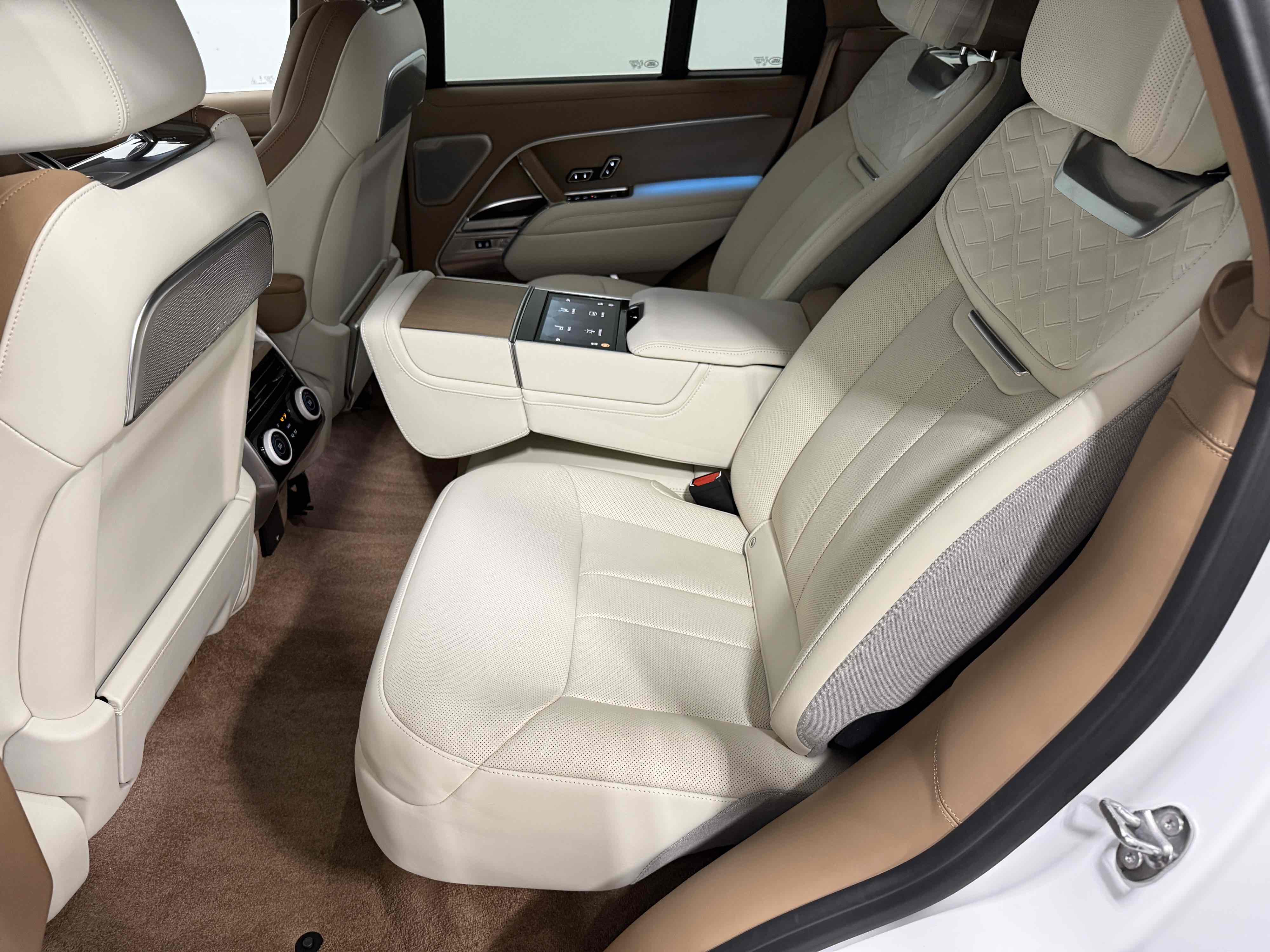 2024 Land Rover Range Rover SV - Photo 146