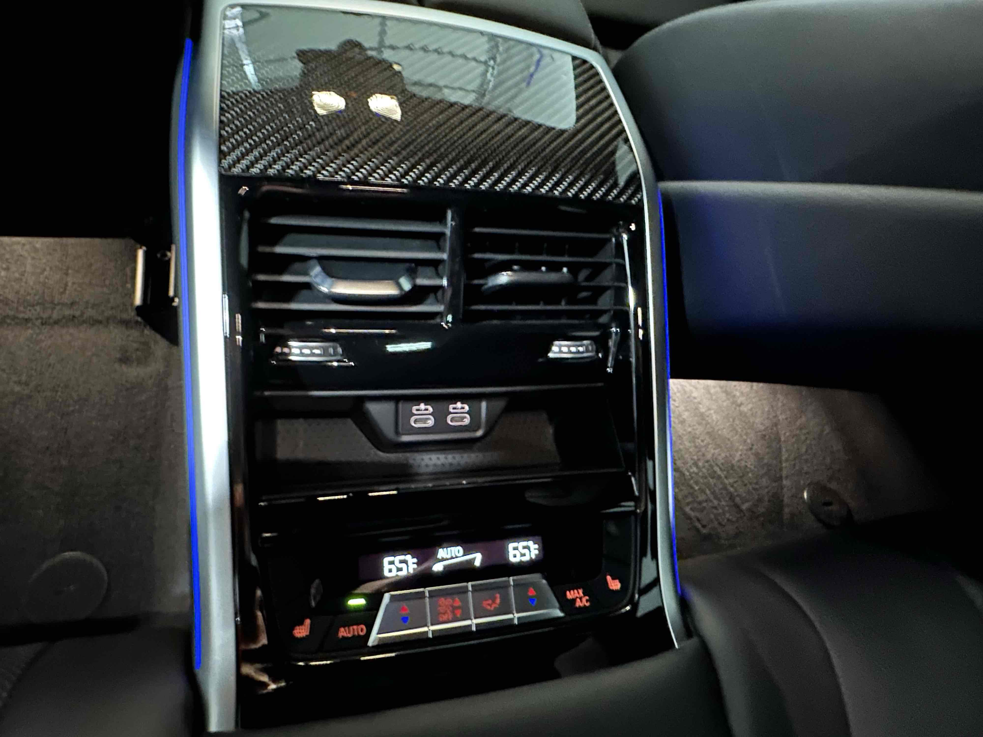 Photo 16 of this BMW M8