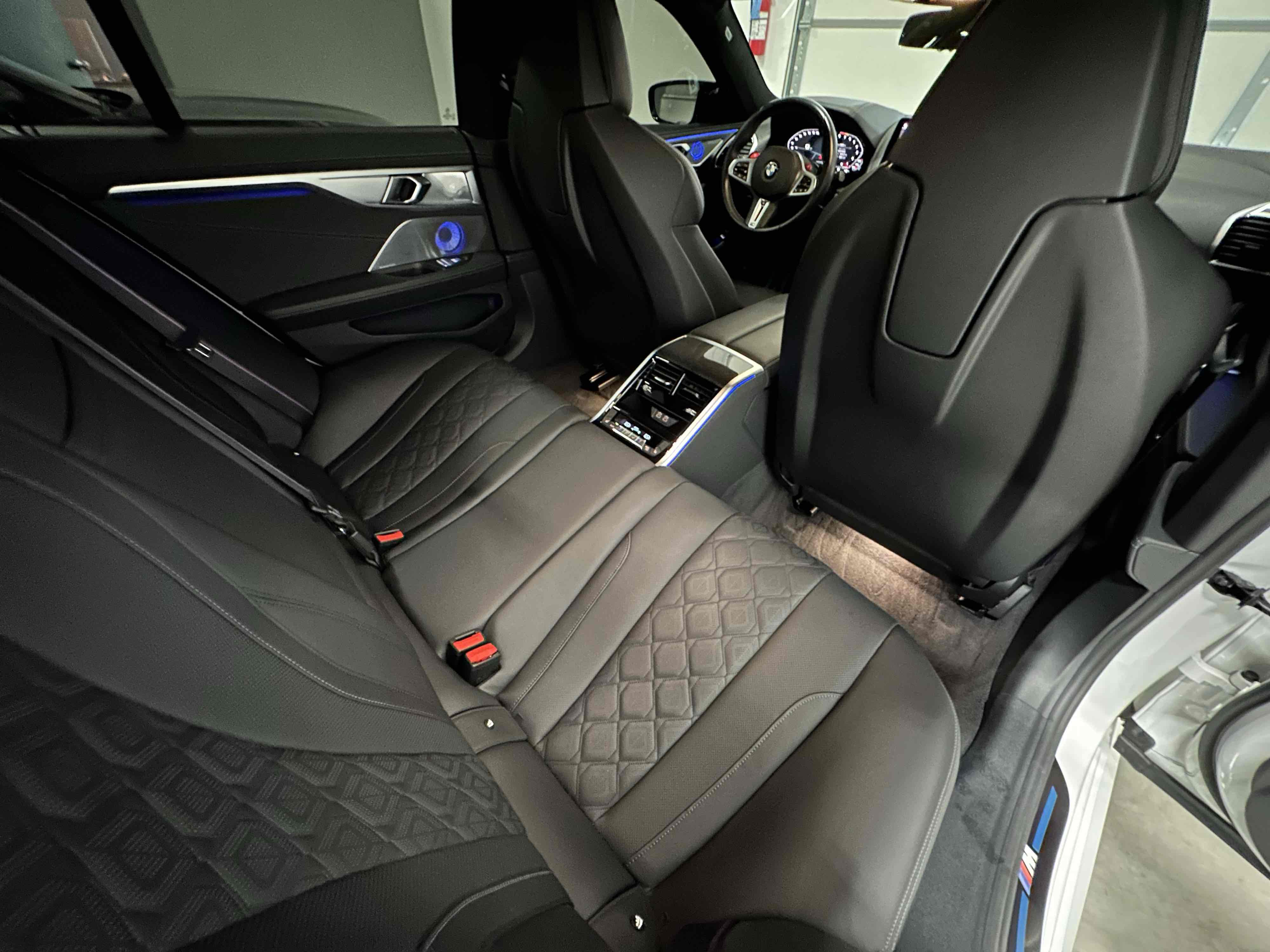 Photo 18 of this BMW M8