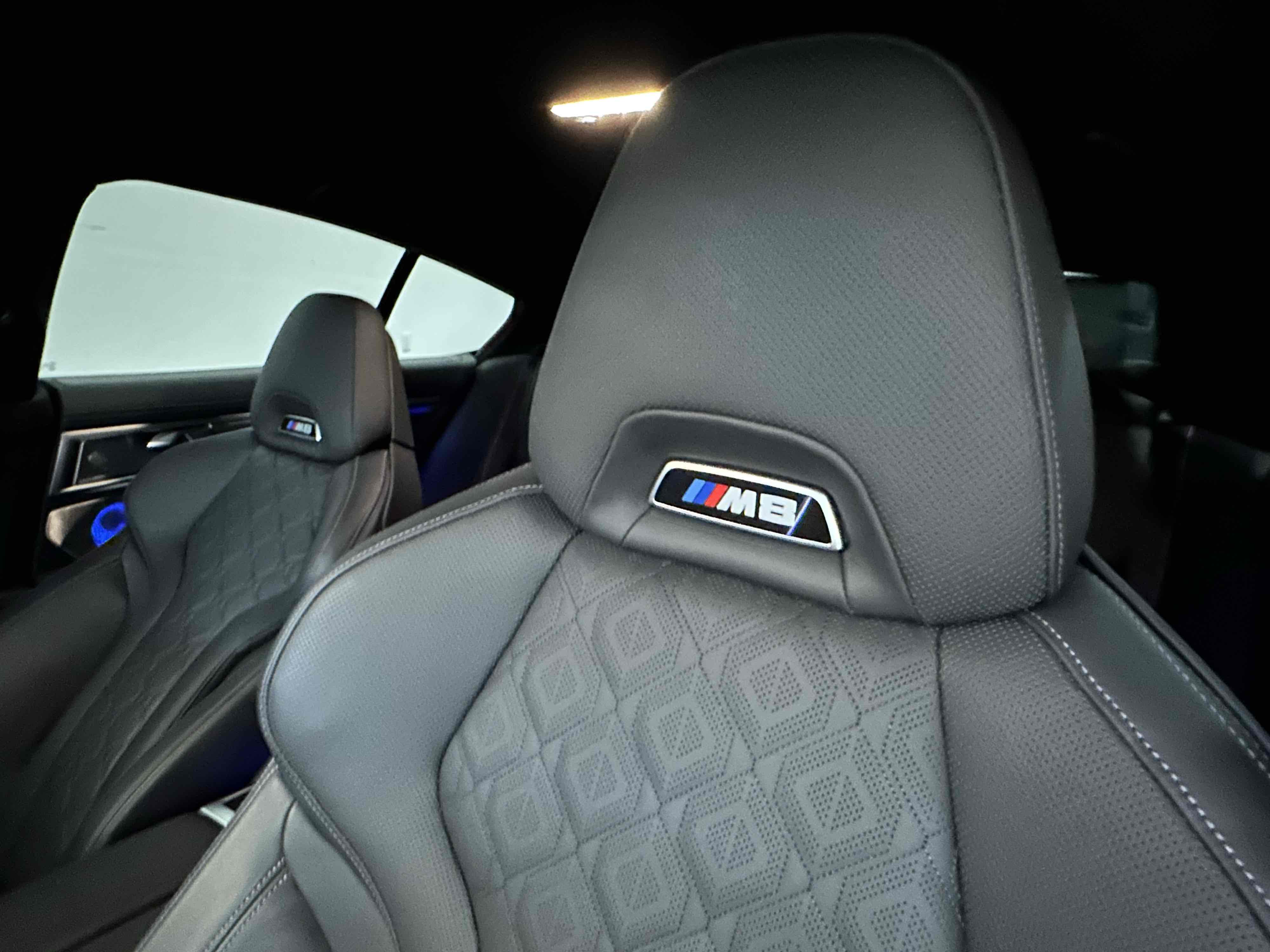 Photo 19 of this BMW M8