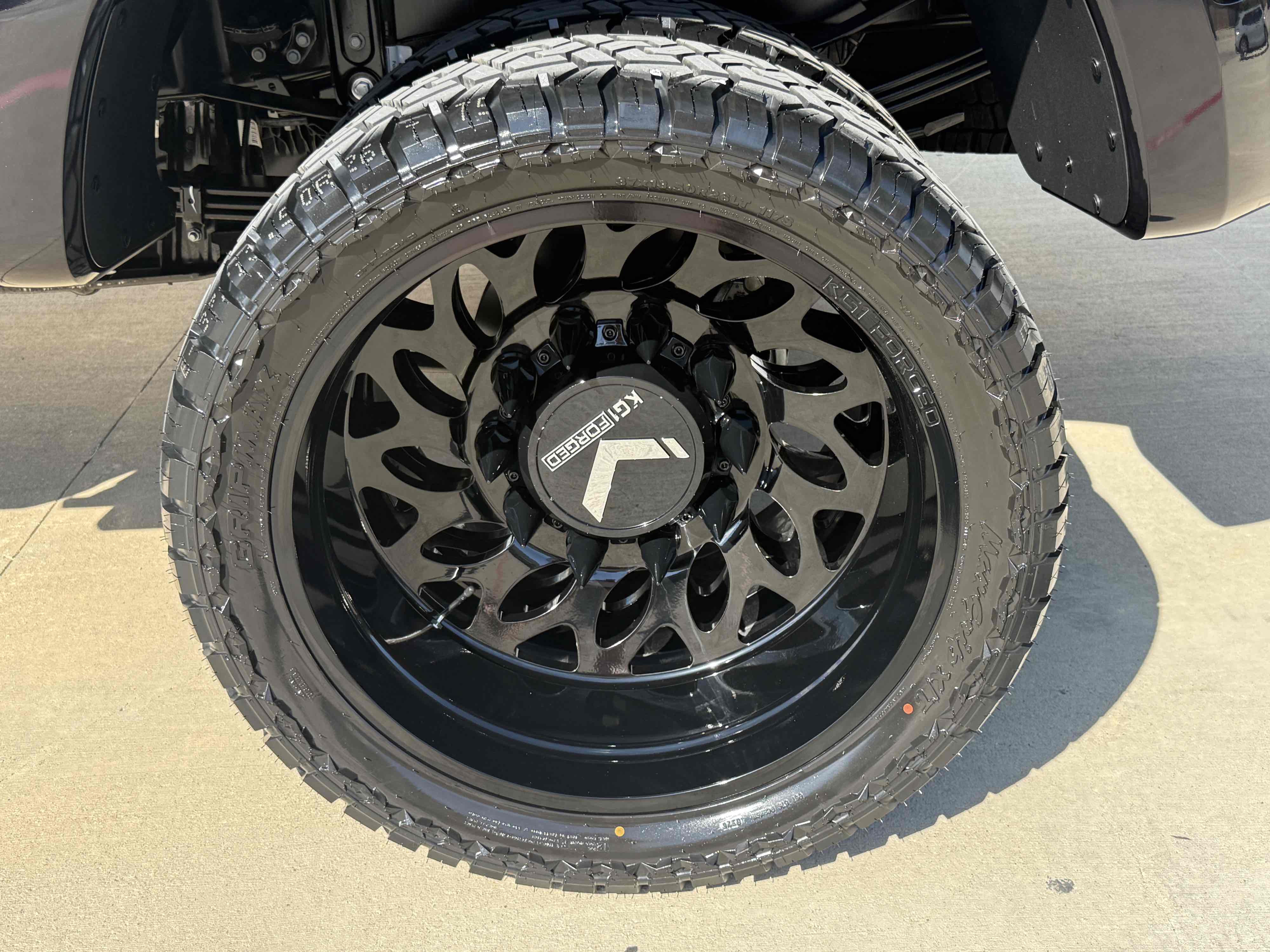 Photo 15 of this Ford Super Duty F-450 DRW