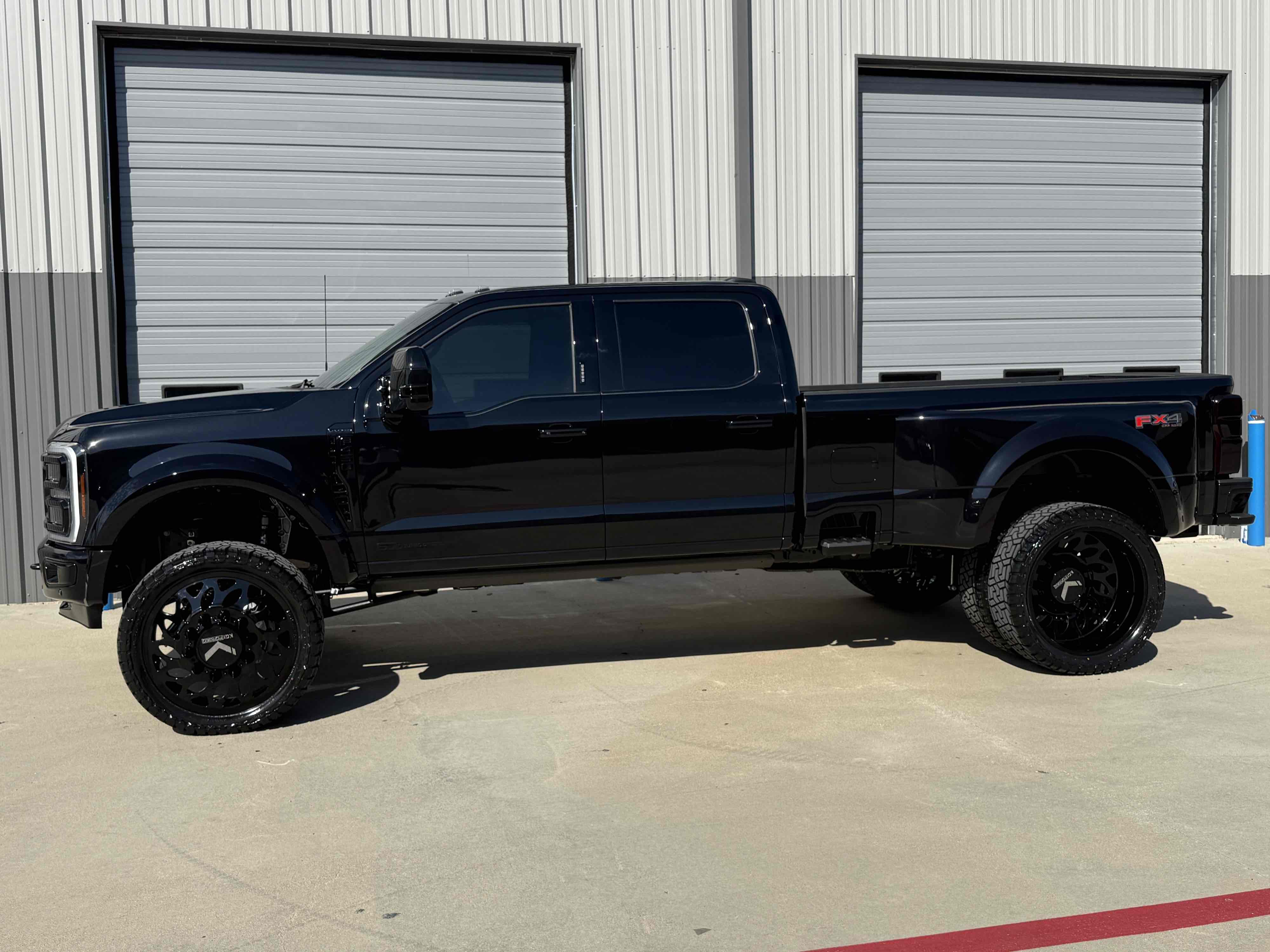 Photo 60 of this Ford Super Duty F-450 DRW