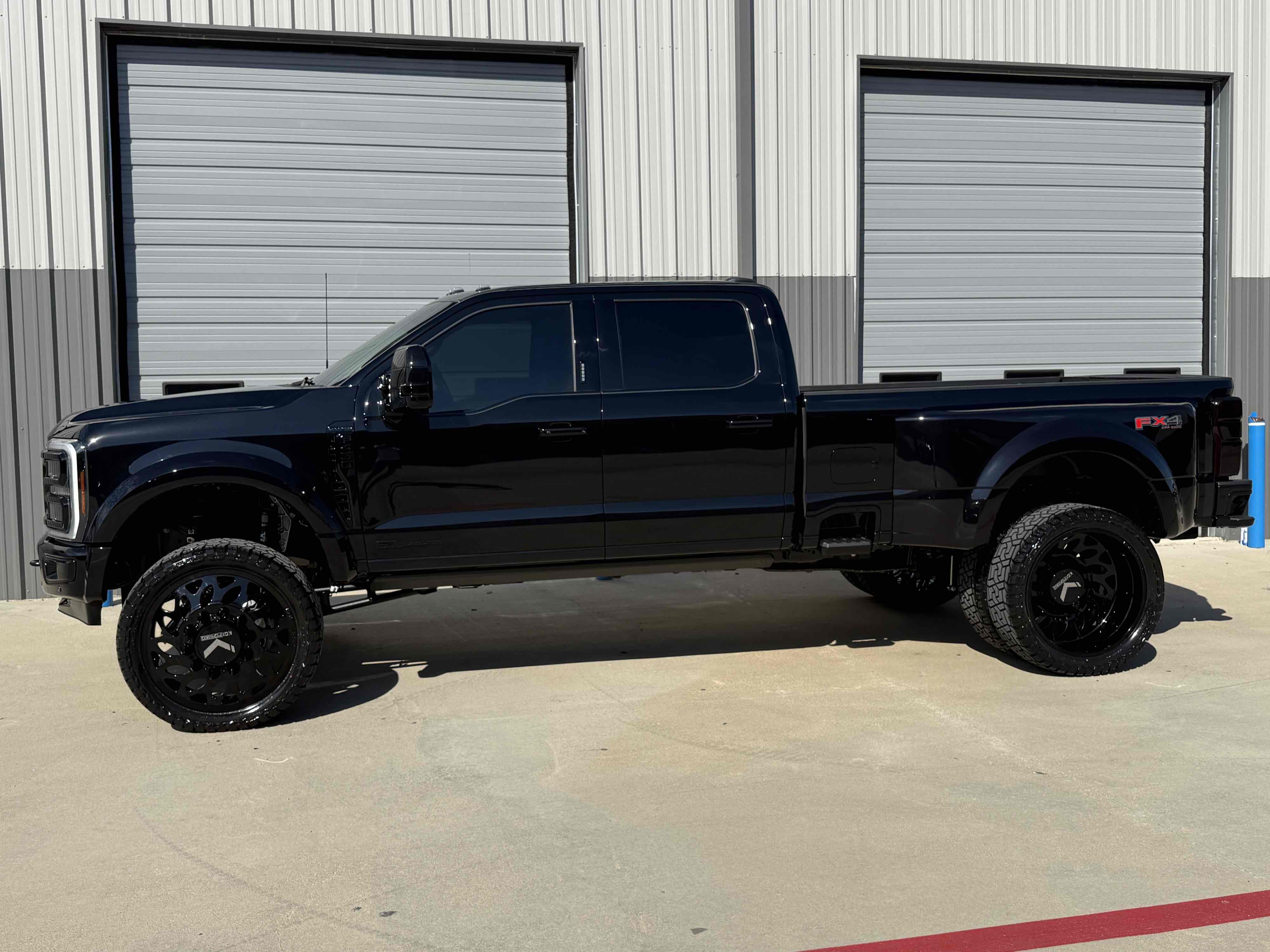 Photo 61 of this Ford Super Duty F-450 DRW