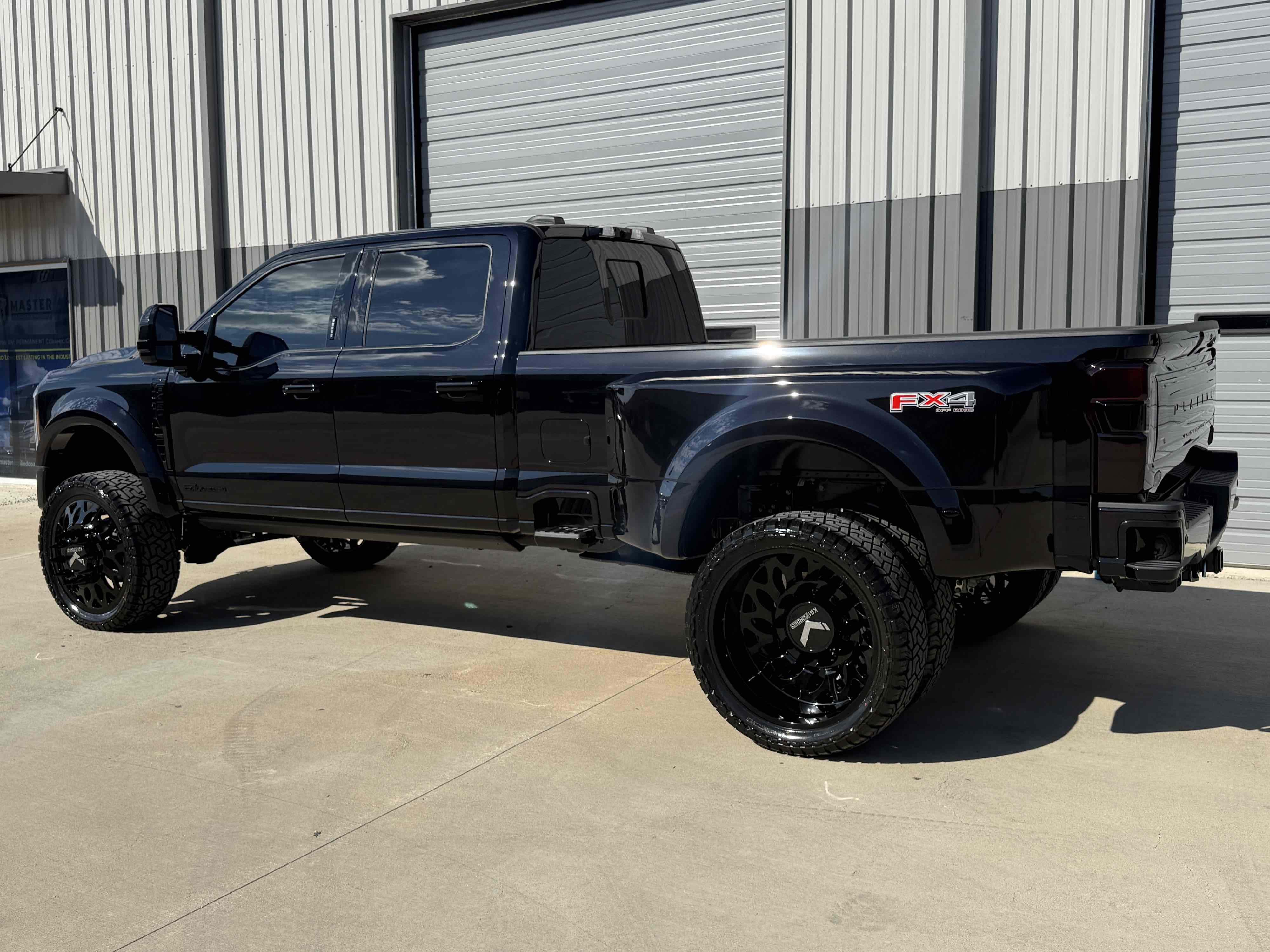 Photo 62 of this Ford Super Duty F-450 DRW