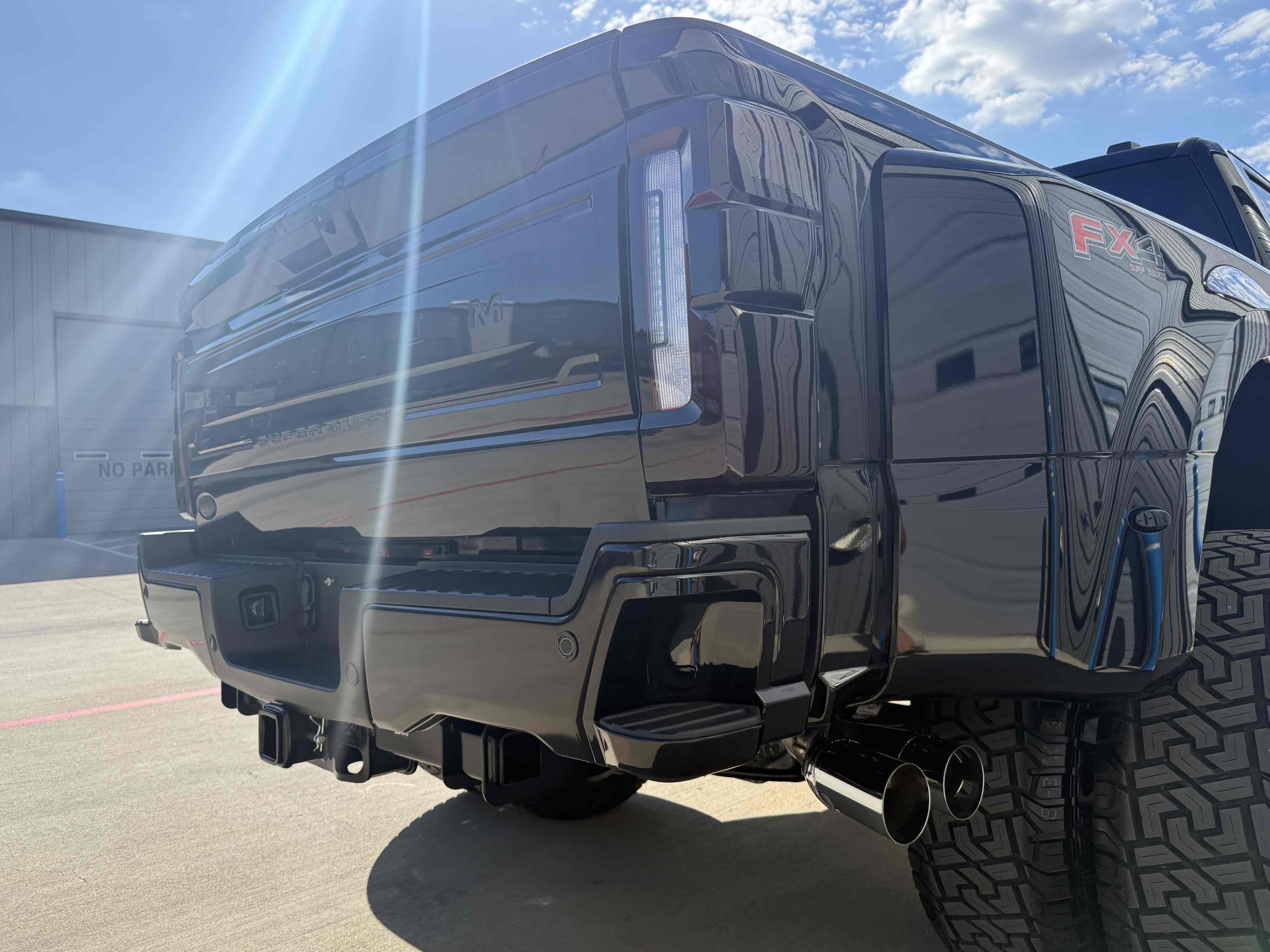 Photo 74 of this Ford Super Duty F-450 DRW