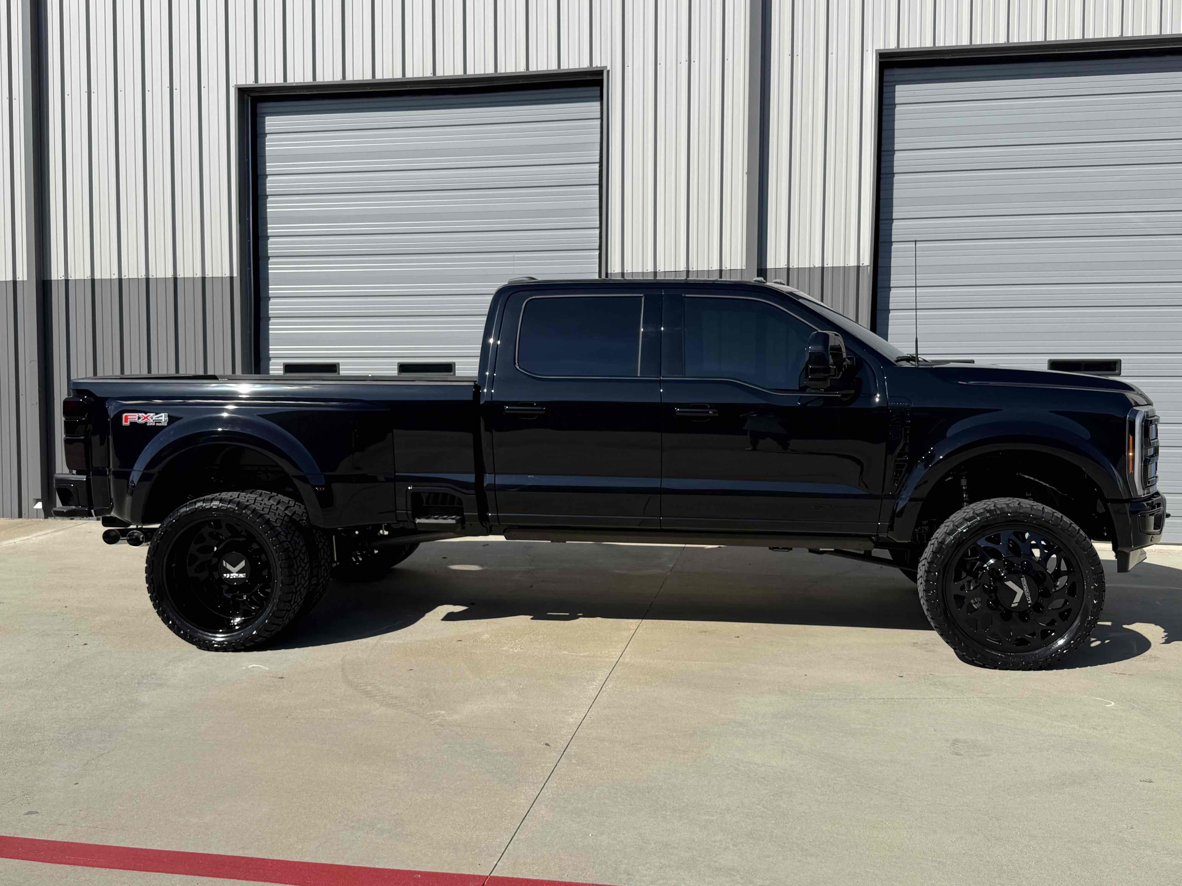 Photo 75 of this Ford Super Duty F-450 DRW