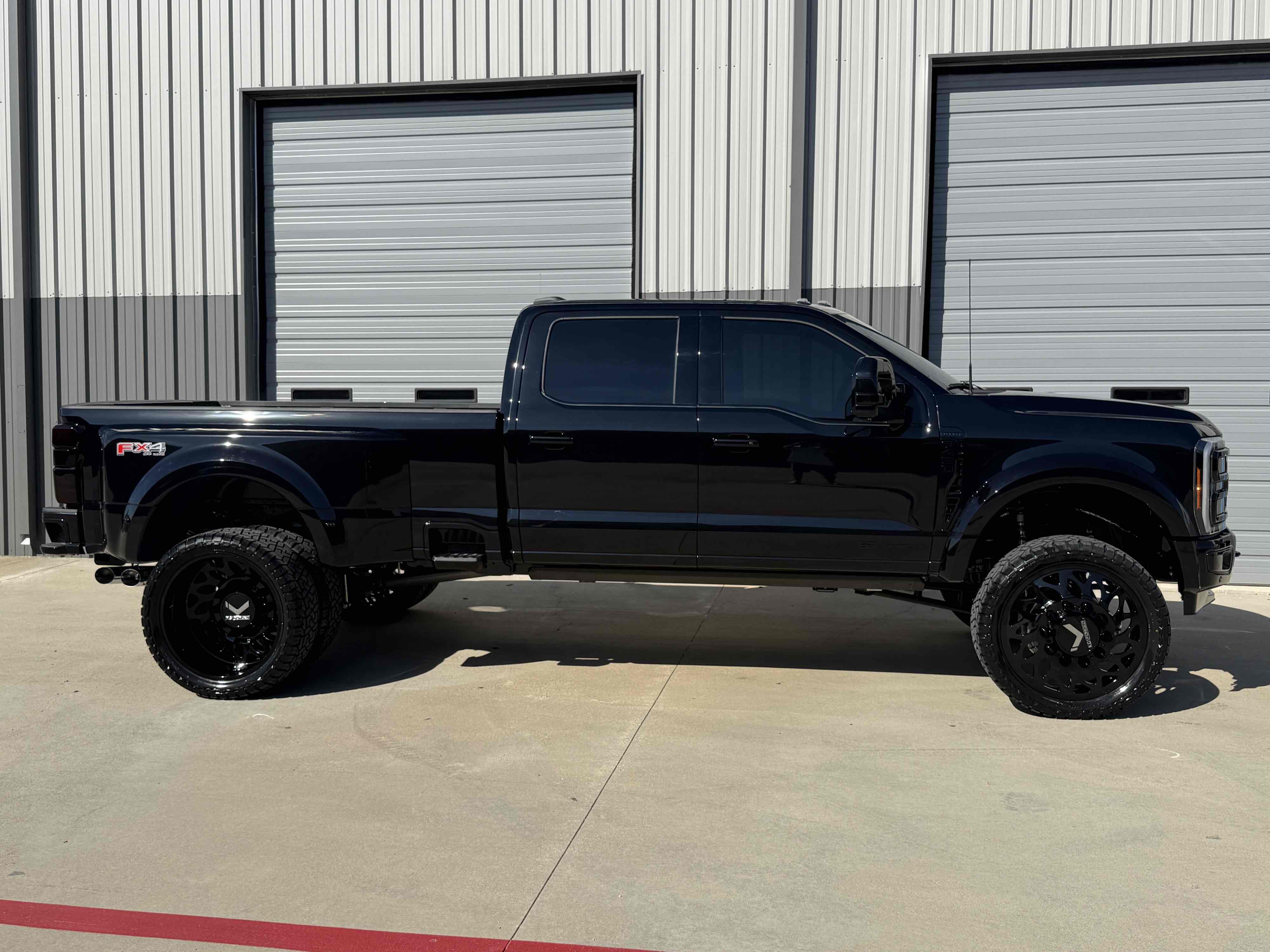 Photo 76 of this Ford Super Duty F-450 DRW