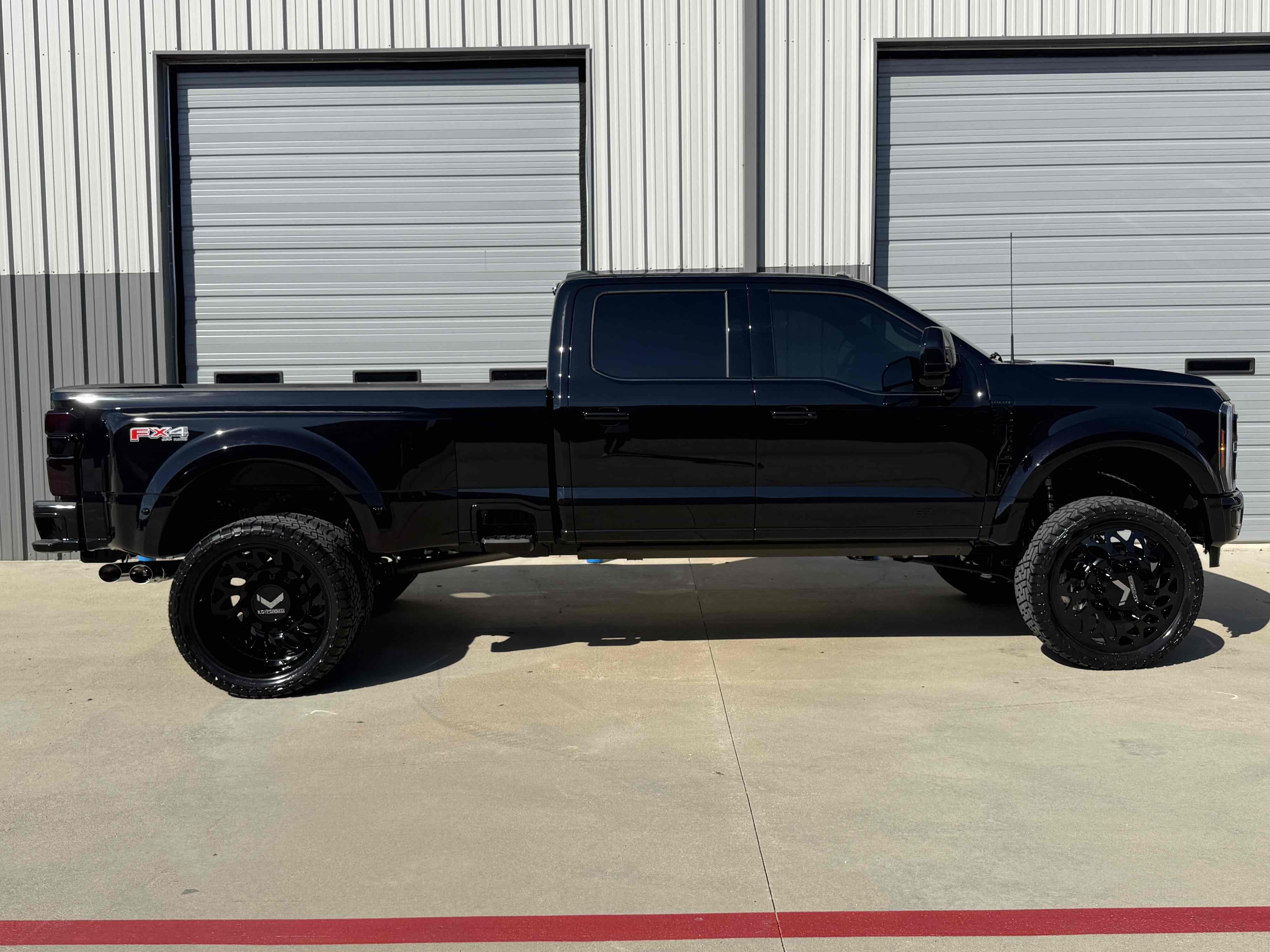 Photo 77 of this Ford Super Duty F-450 DRW
