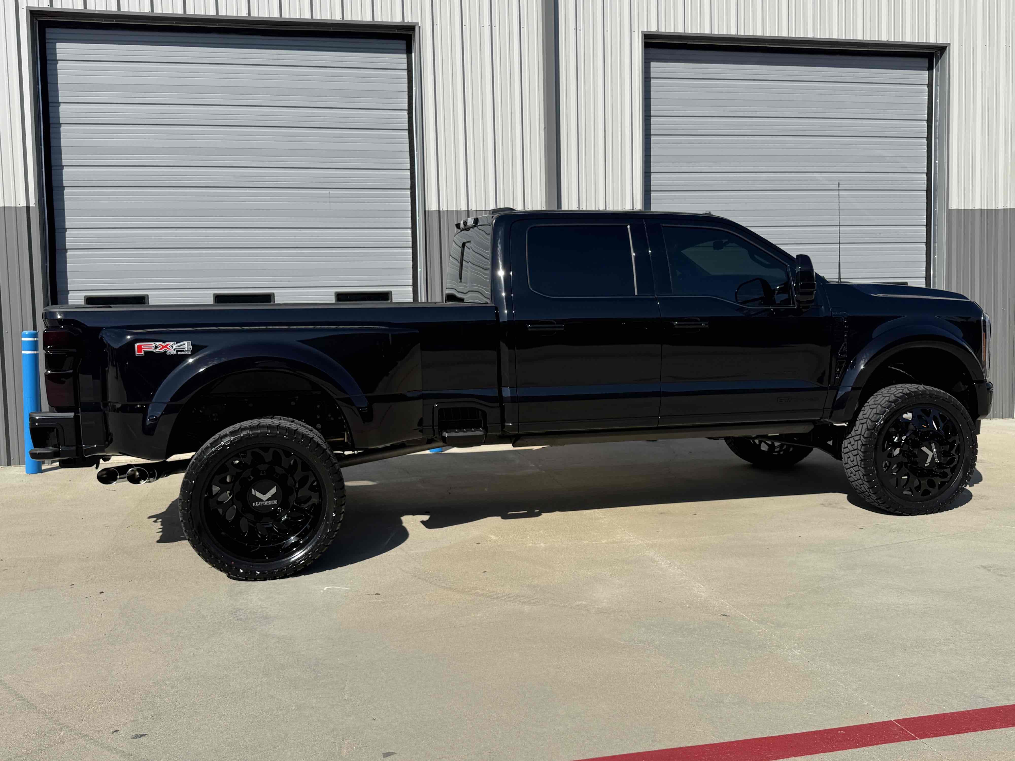 Photo 78 of this Ford Super Duty F-450 DRW