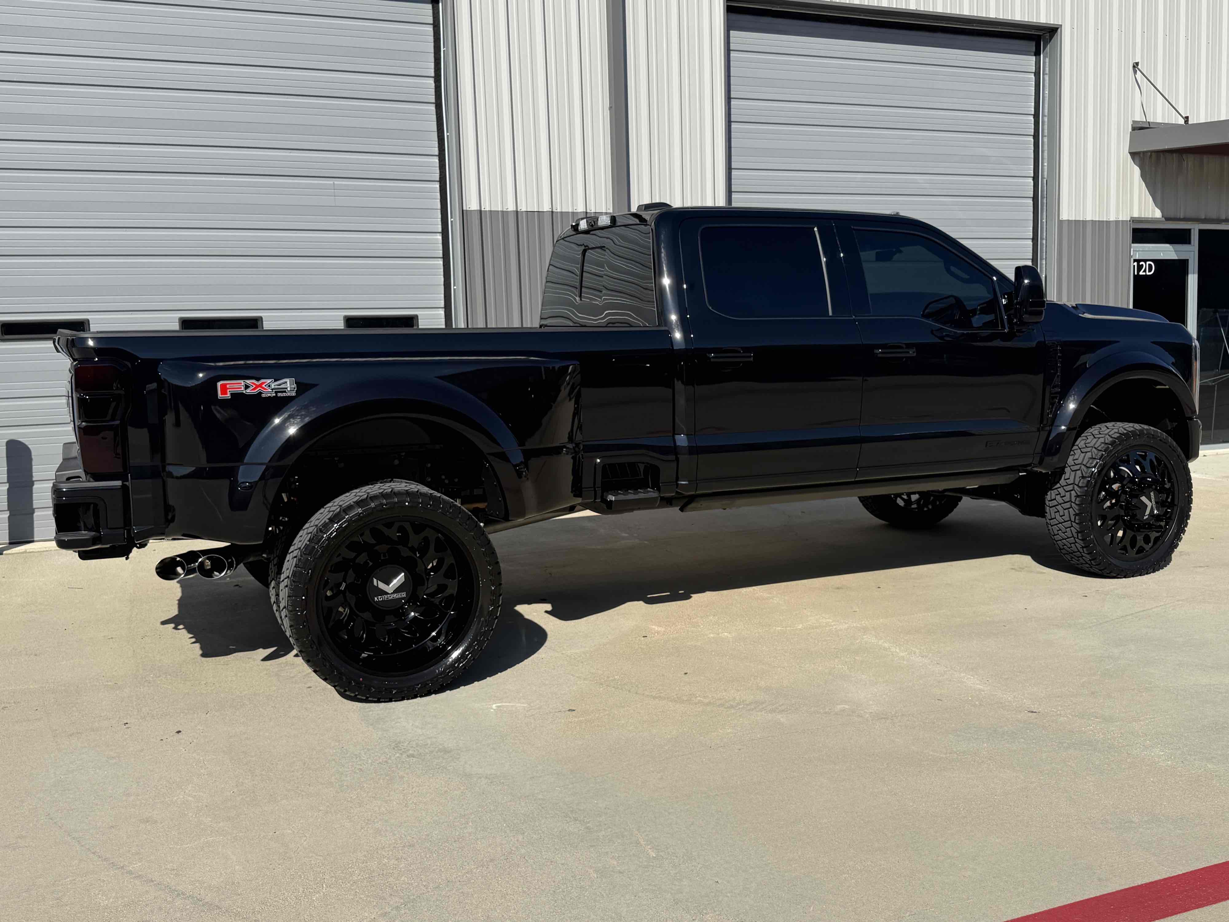 Photo 79 of this Ford Super Duty F-450 DRW