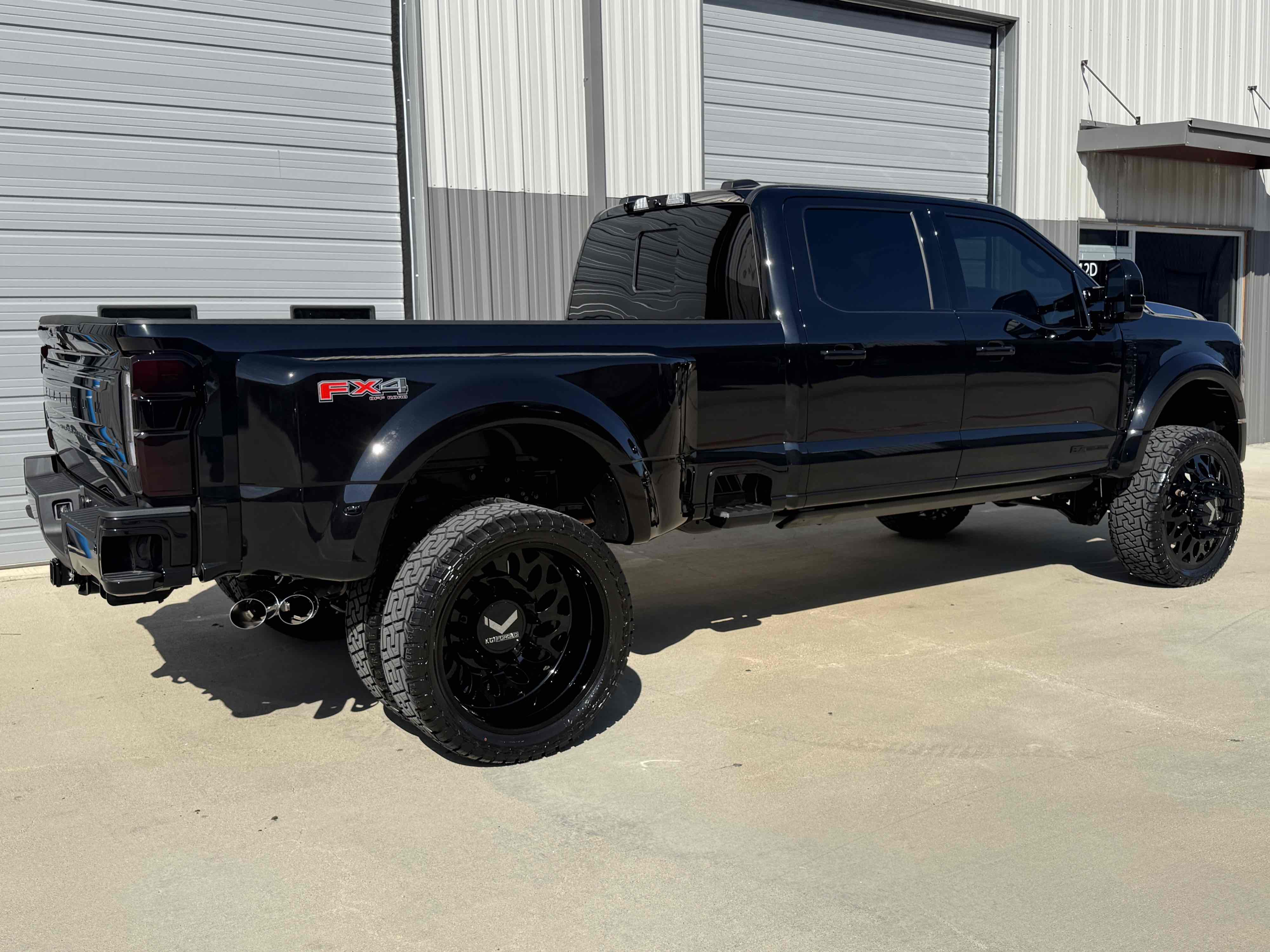 Photo 80 of this Ford Super Duty F-450 DRW