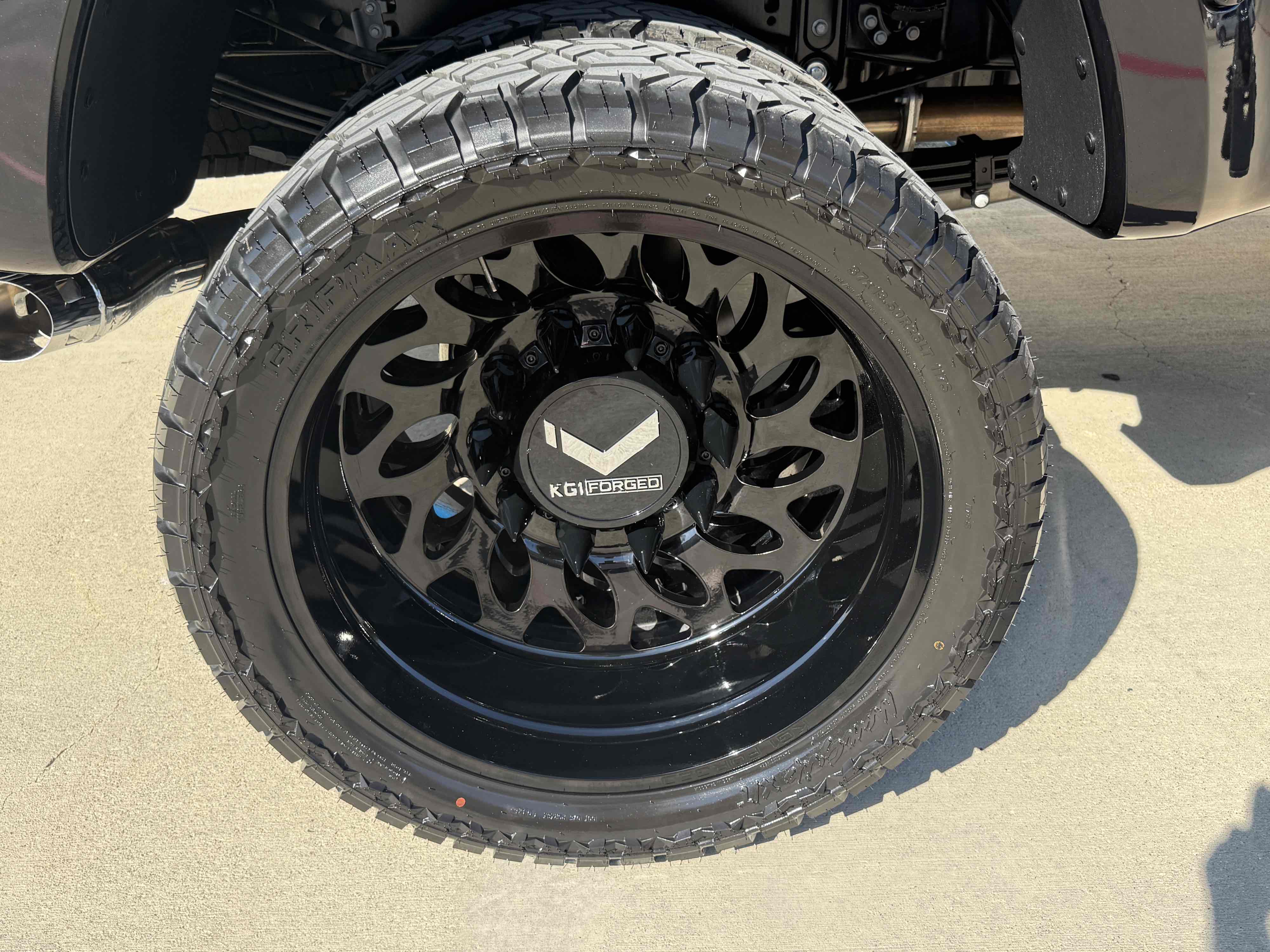 Photo 87 of this Ford Super Duty F-450 DRW