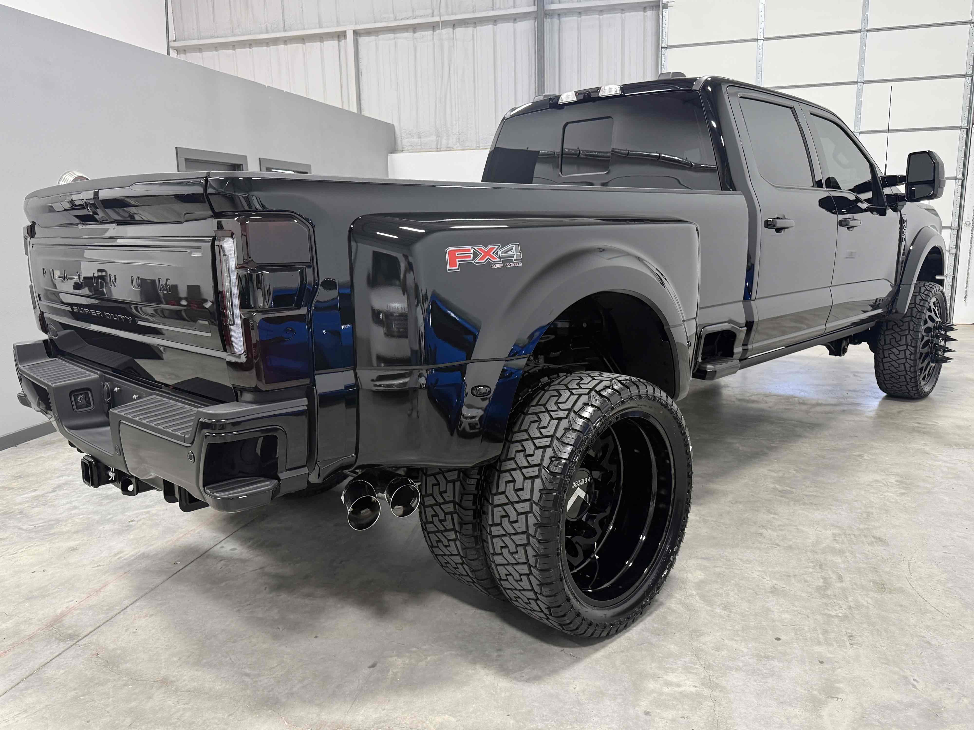 Photo 110 of this Ford Super Duty F-450 DRW