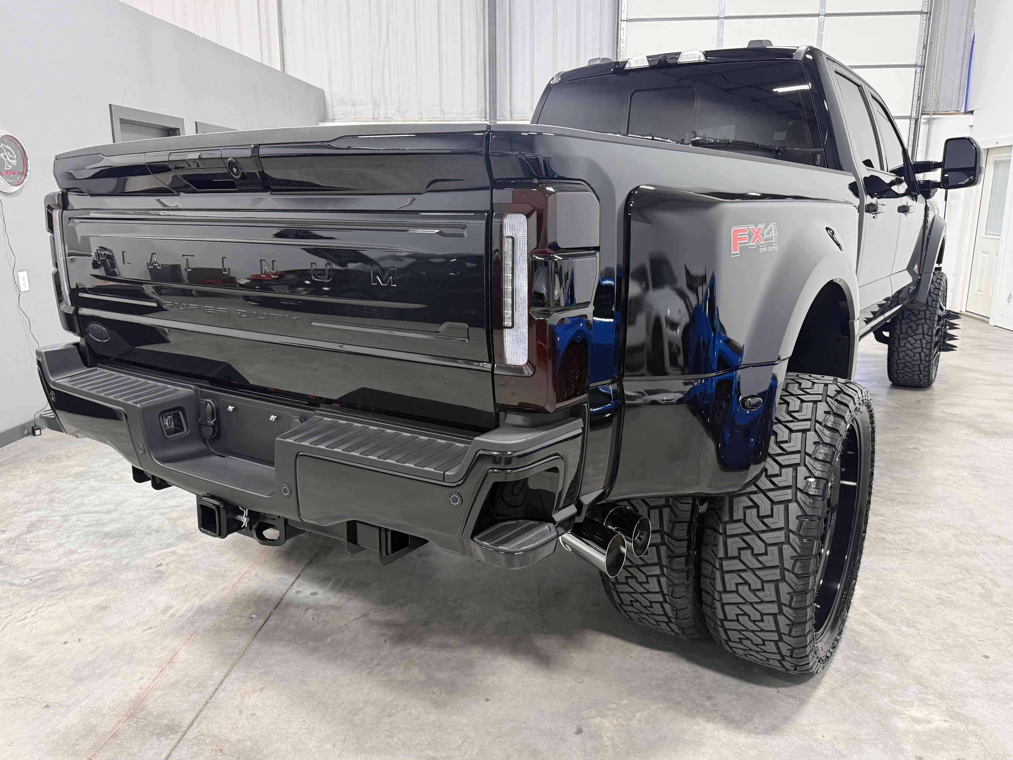 Photo 111 of this Ford Super Duty F-450 DRW