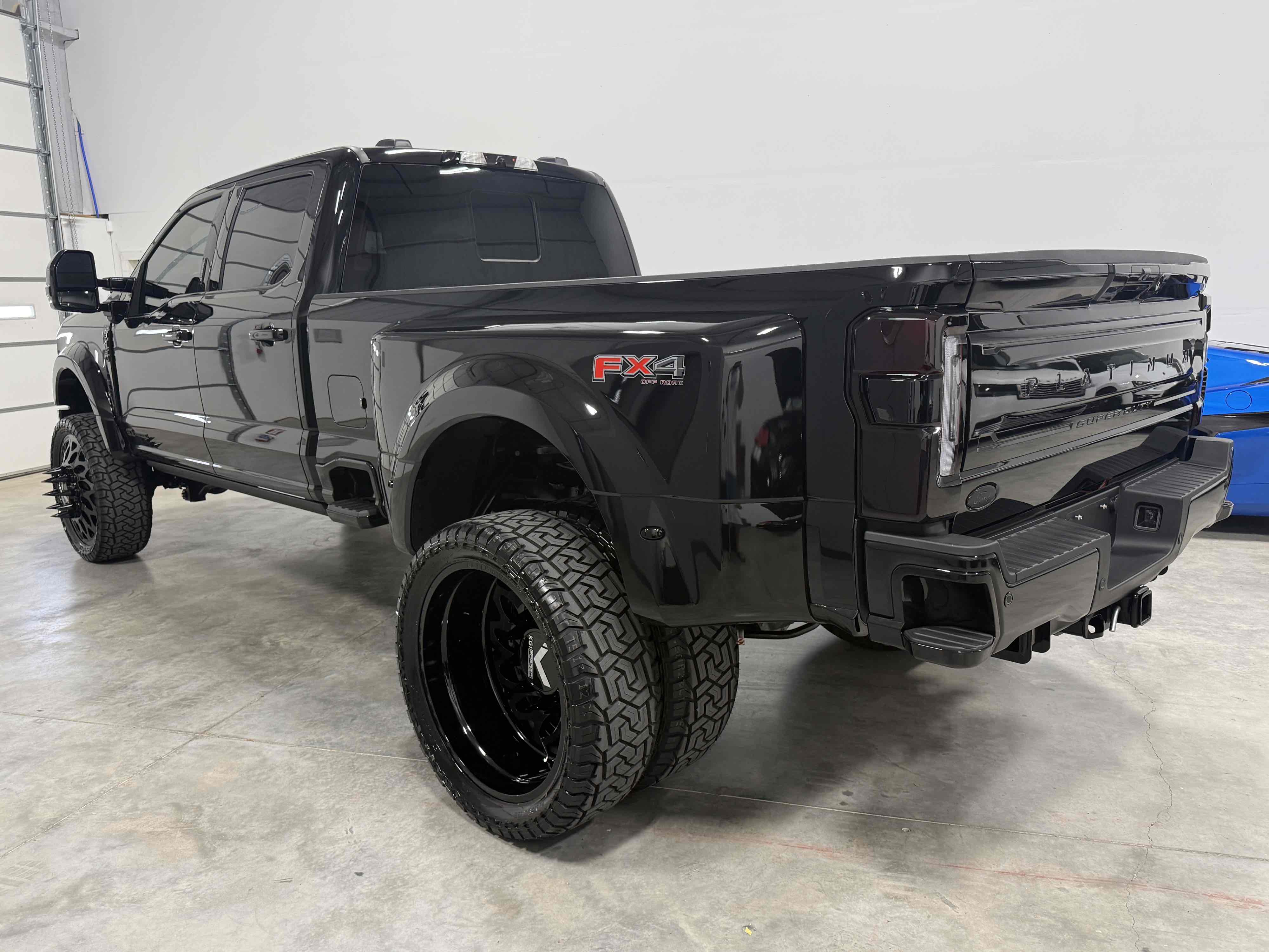 Photo 114 of this Ford Super Duty F-450 DRW