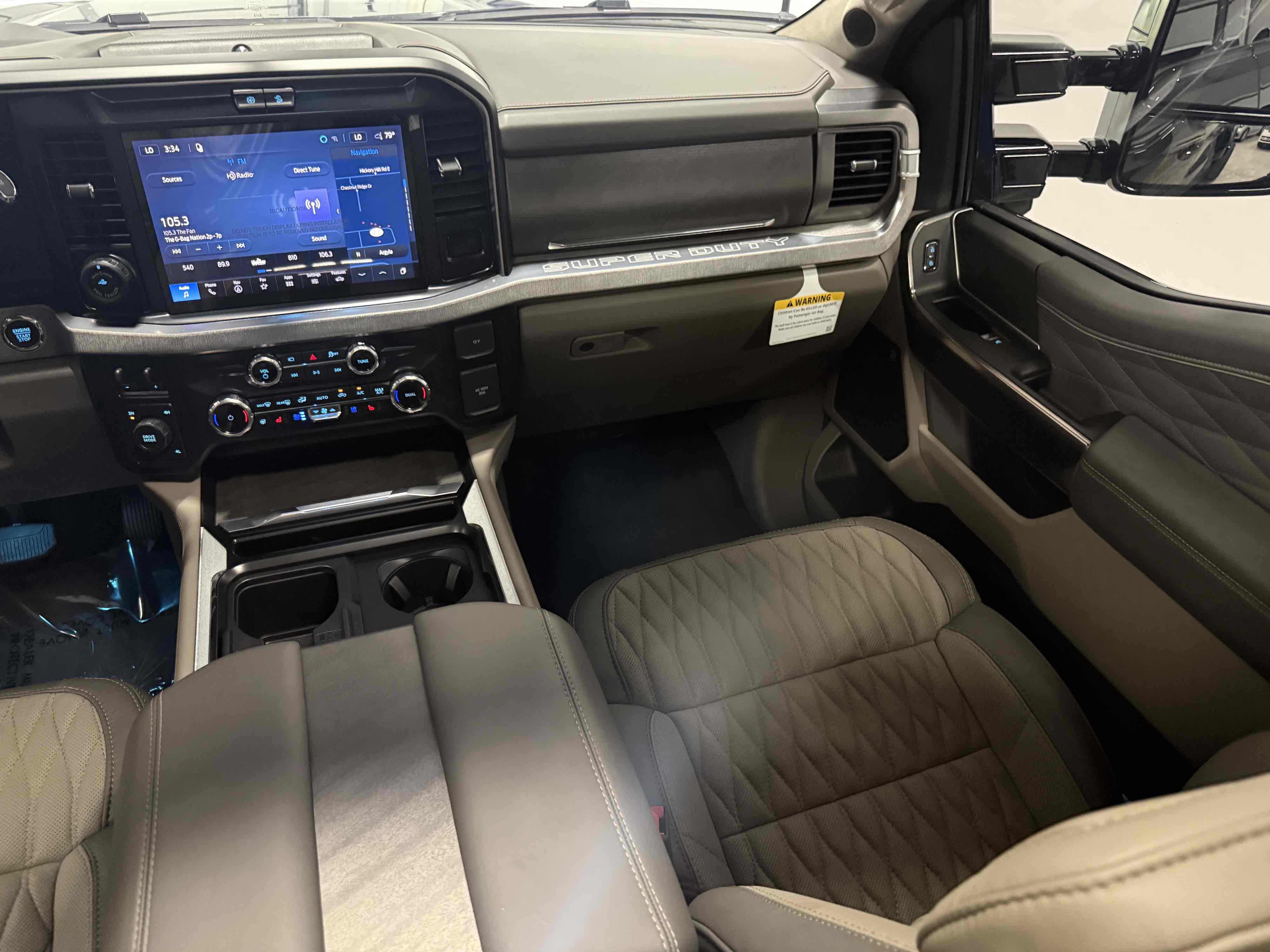 Photo 136 of this Ford Super Duty F-450 DRW