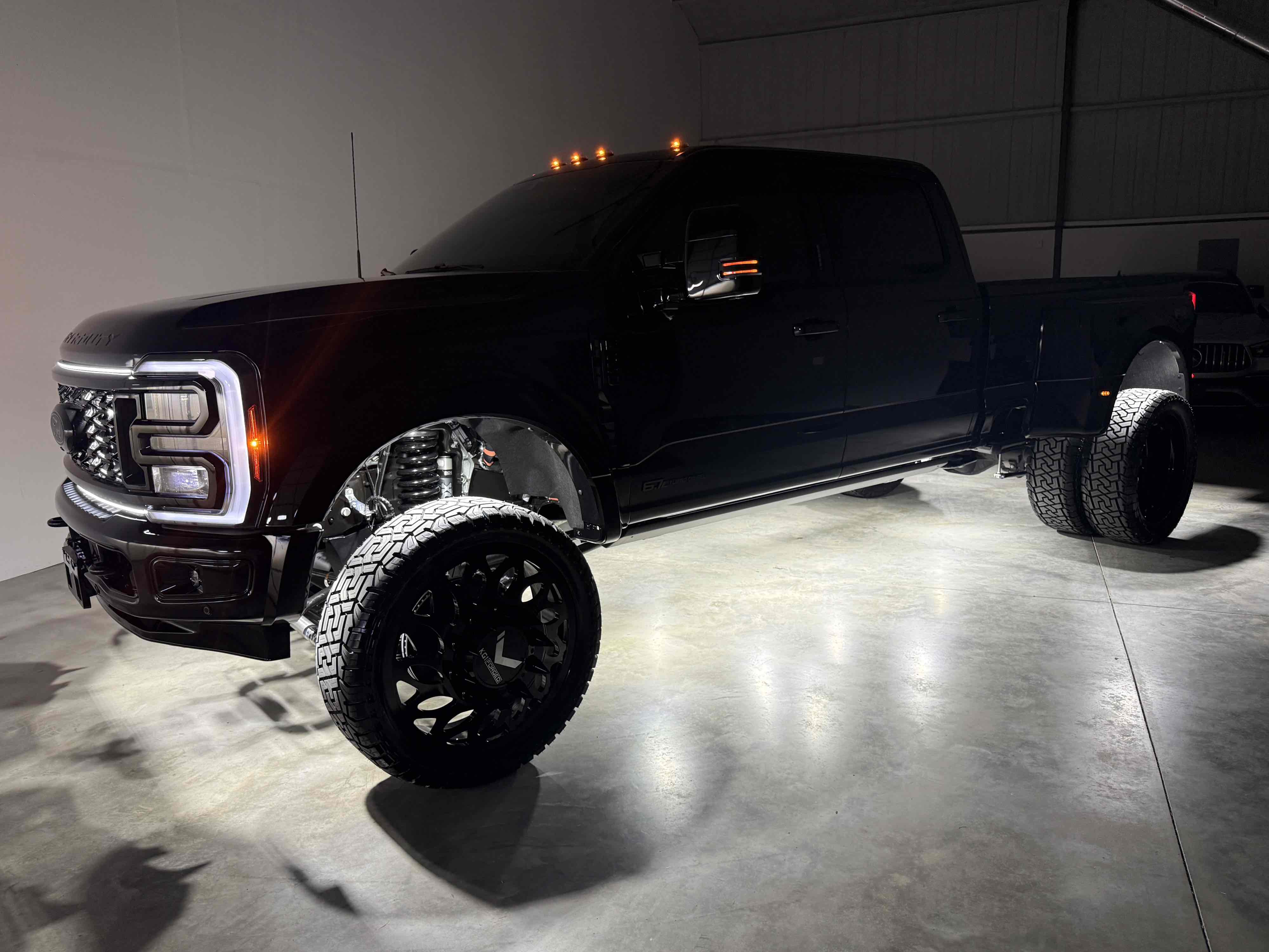 Photo 6 of this Ford Super Duty F-450 DRW