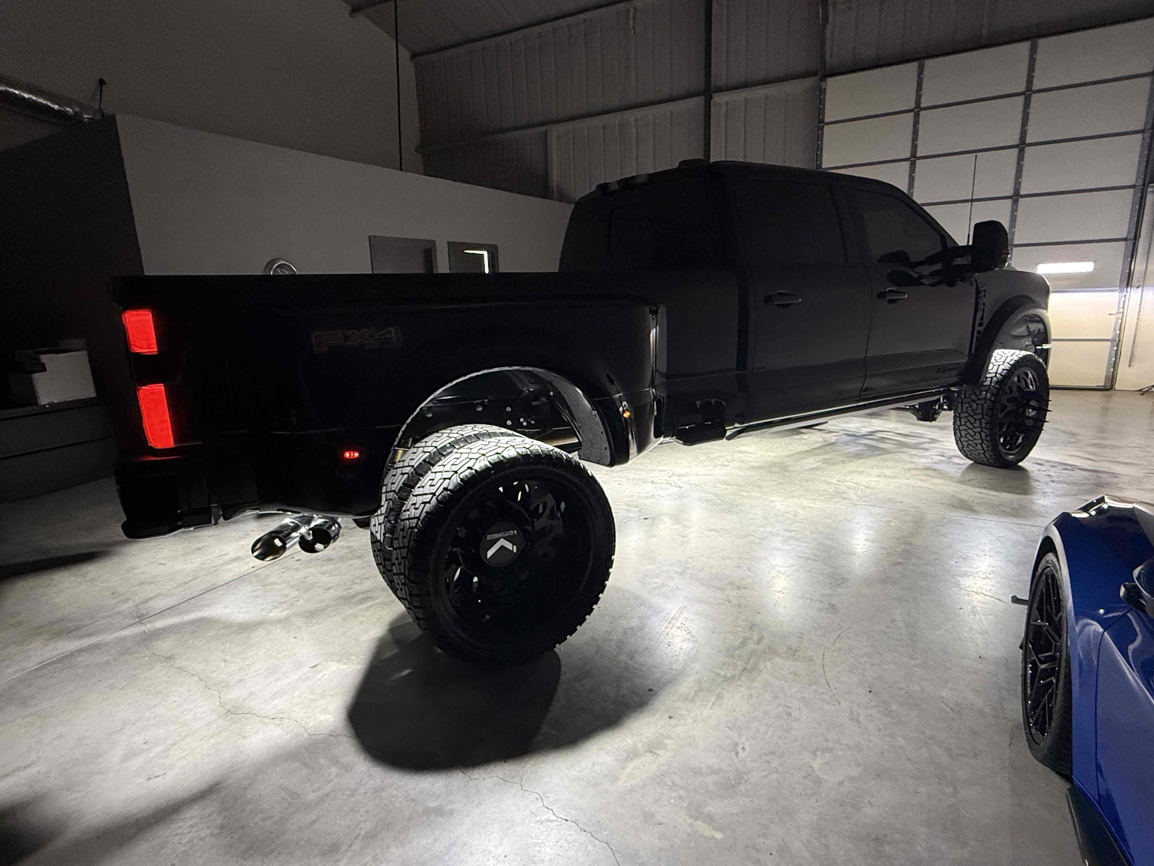 Photo 145 of this Ford Super Duty F-450 DRW