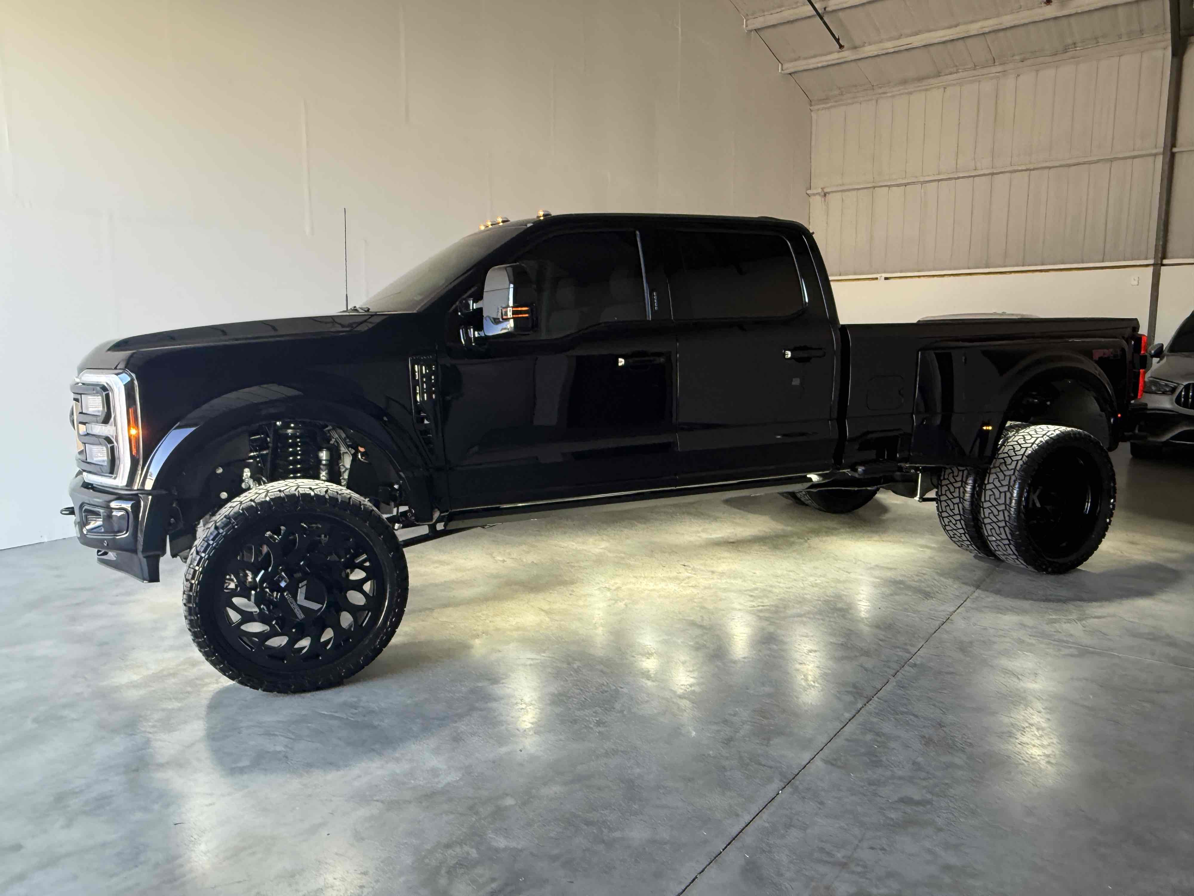 Photo 152 of this Ford Super Duty F-450 DRW