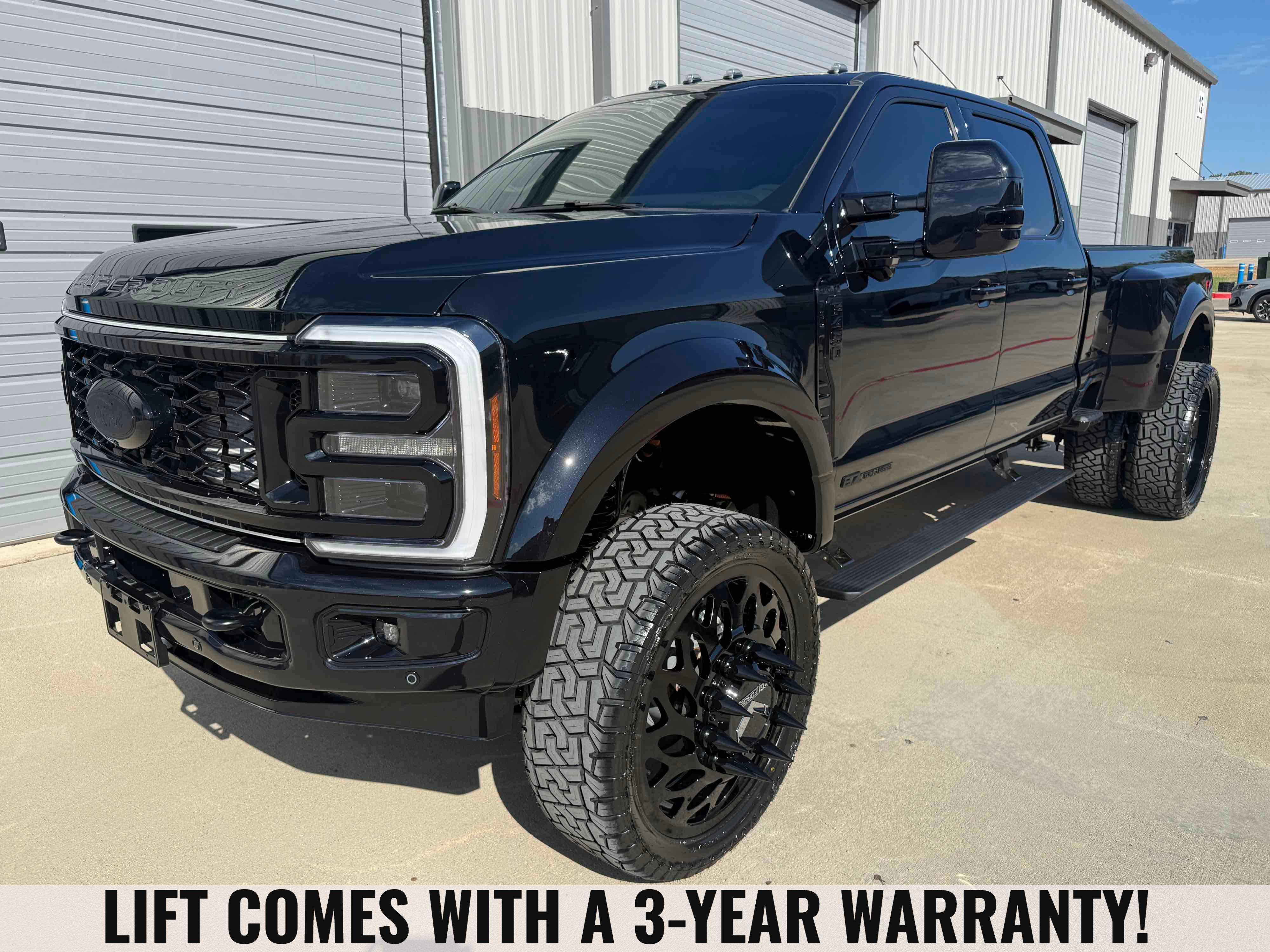 Photo 2 of this Ford Super Duty F-450 DRW