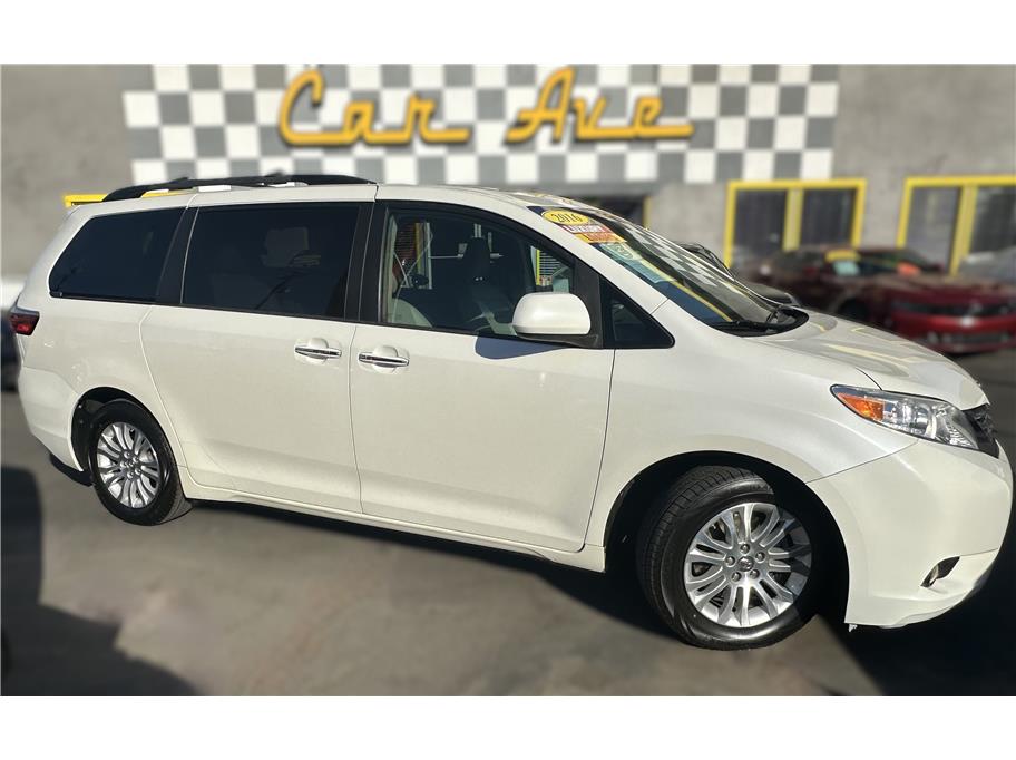 2016 Toyota Sienna XLE