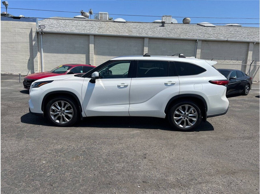 2021 Toyota Highlander Limited photo 3