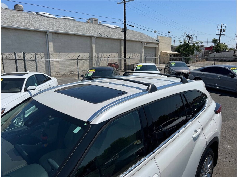 2021 Toyota Highlander Limited photo 4