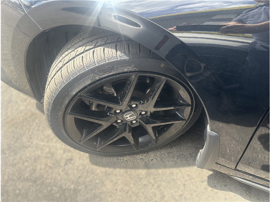 Photo 14 of this Honda Civic Hatchback