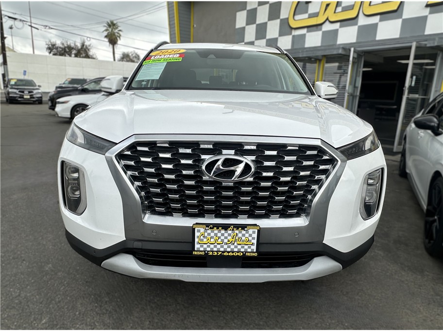 Photo 2 of this Hyundai Palisade