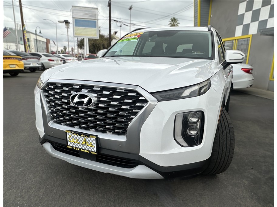 Photo 3 of this Hyundai Palisade