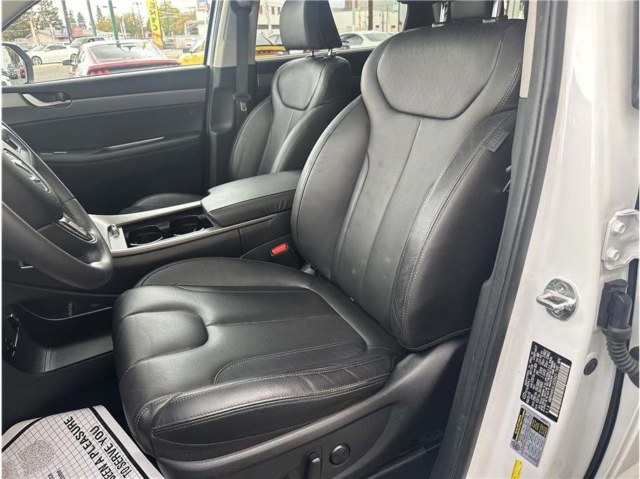 Photo 24 of this Hyundai Palisade