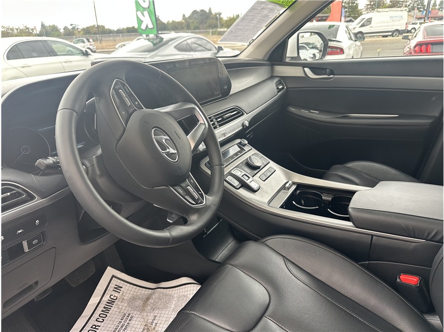 Photo 23 of this Hyundai Palisade