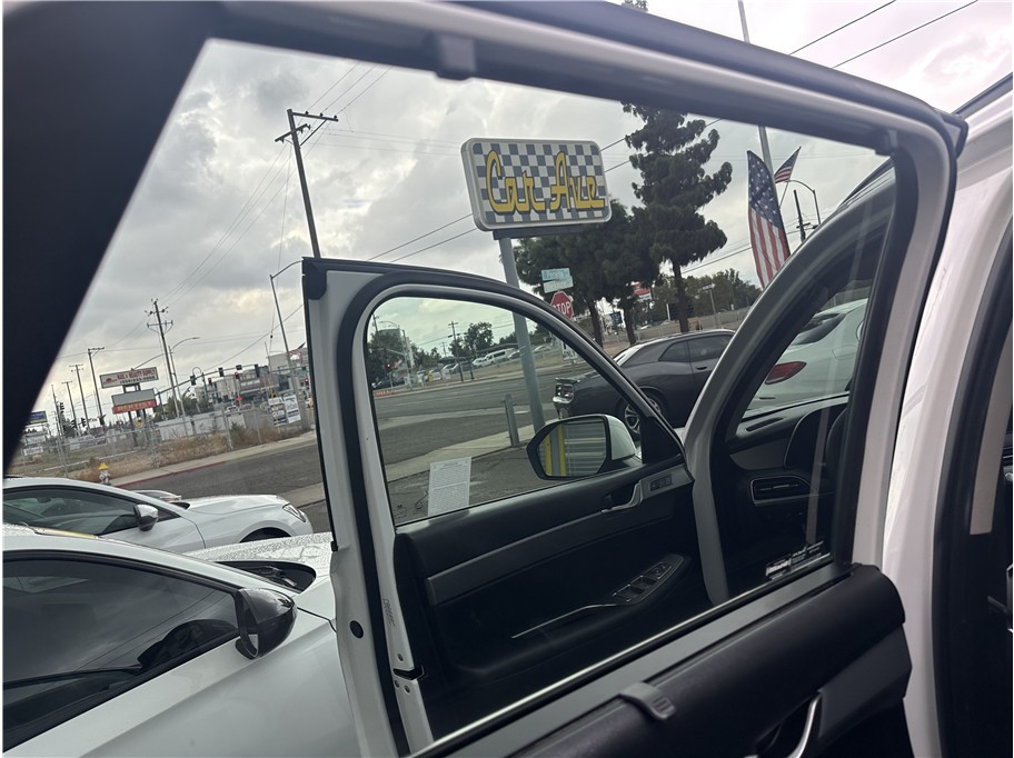 Photo 34 of this Hyundai Palisade