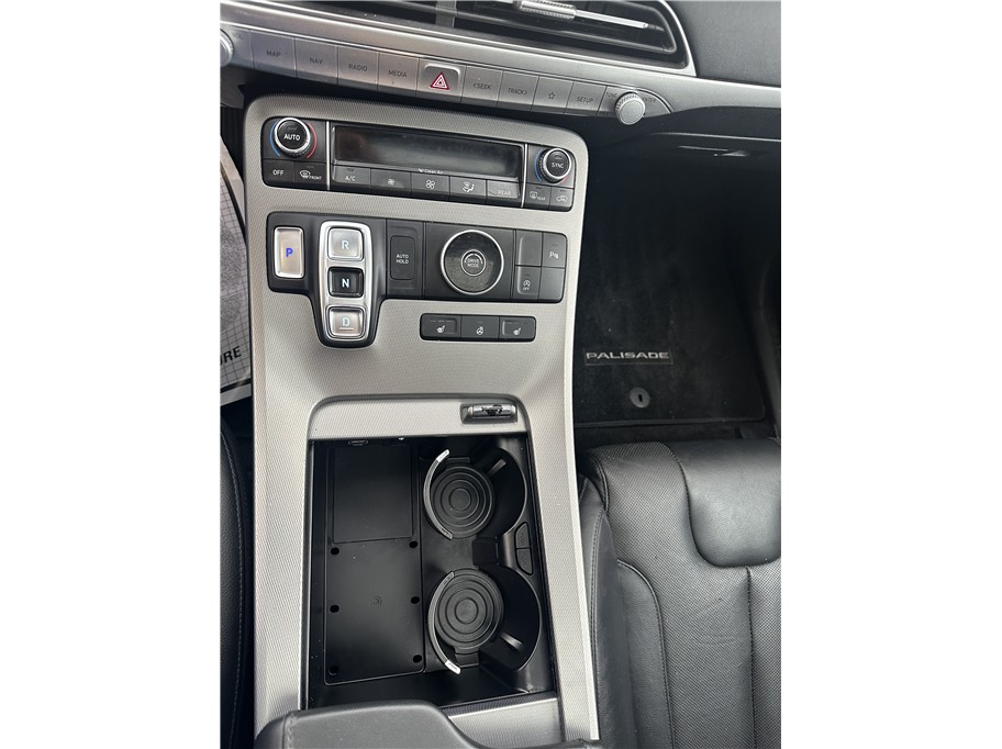 Photo 37 of this Hyundai Palisade