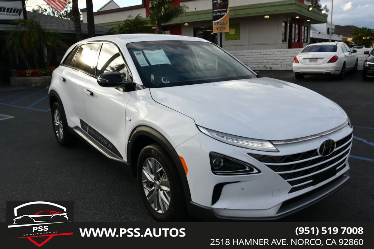 2022 Hyundai Nexo Blue's photo
